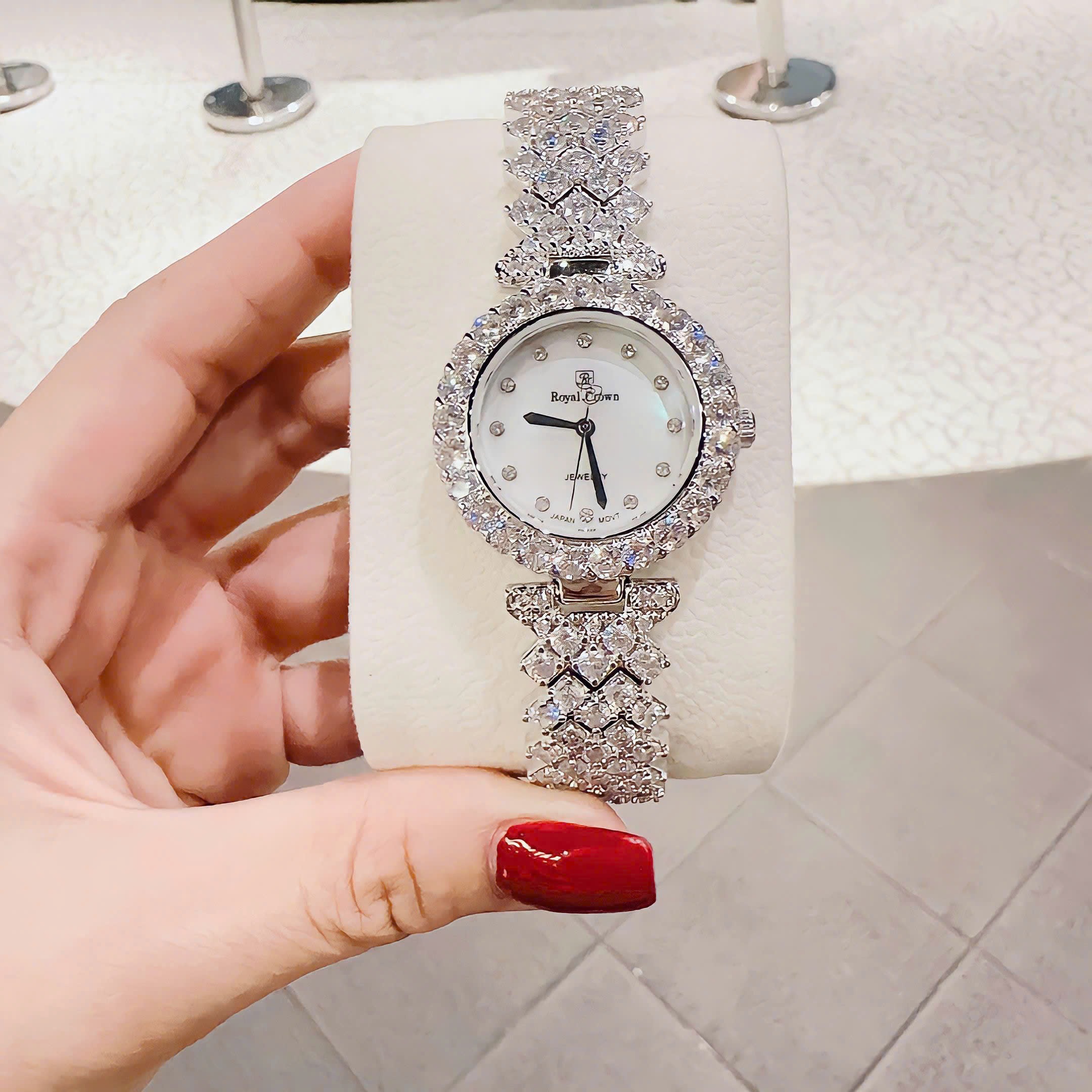 Đồng Hồ Royal Crown Trắng Silver |Nữ Giới |Mặt Tròn |Dây Kim Loại Đính Đá |Máy Pin (Quartz) |Size 32mm |donghogiatot.vn