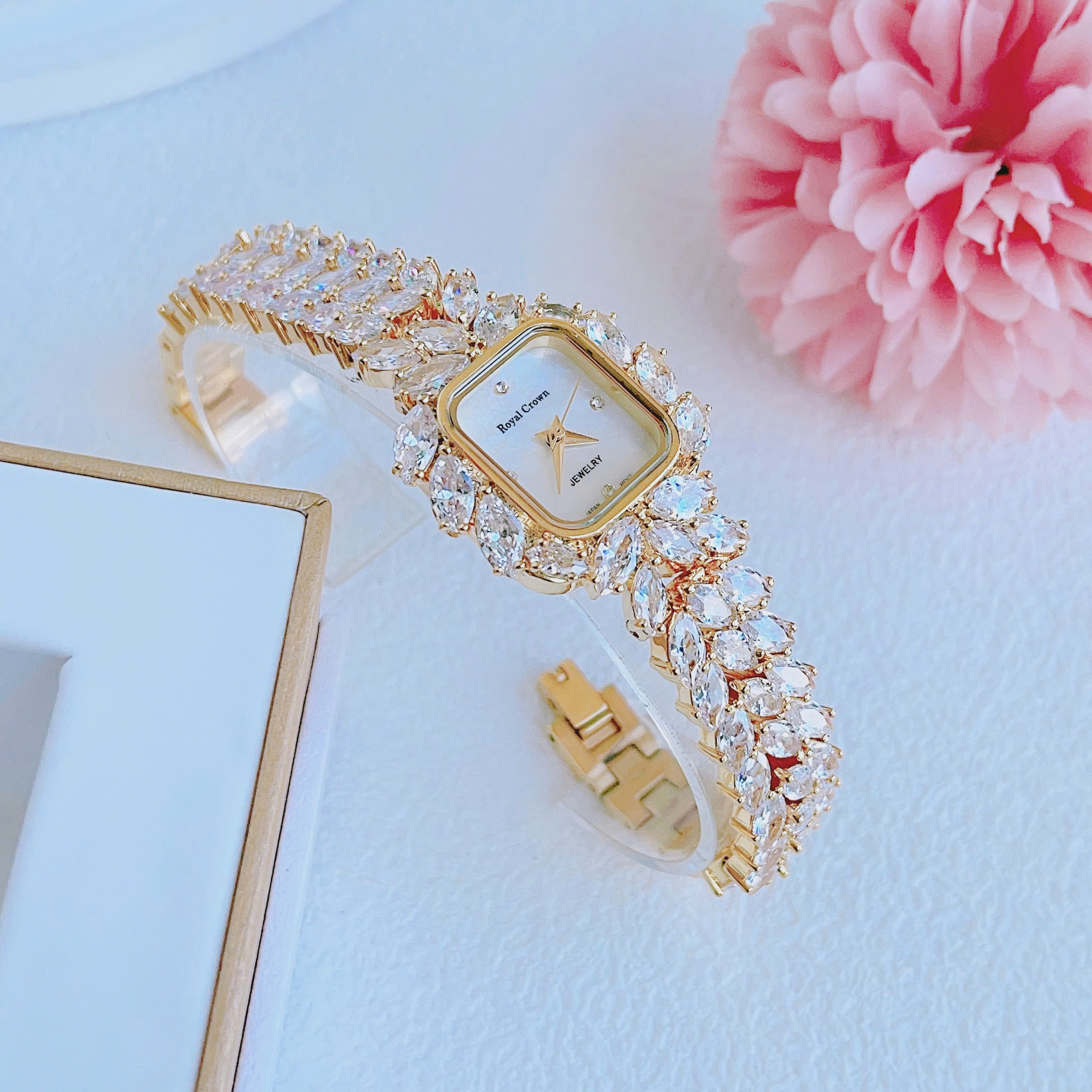 Đồng Hồ Royal Crown Xà Cừ |Nữ Giới |Mặt Vuông |Dây Kim Loại Đính Đá Vàng Gold |Máy Pin (Quartz) |Size 28mm |donghogiatot.vn