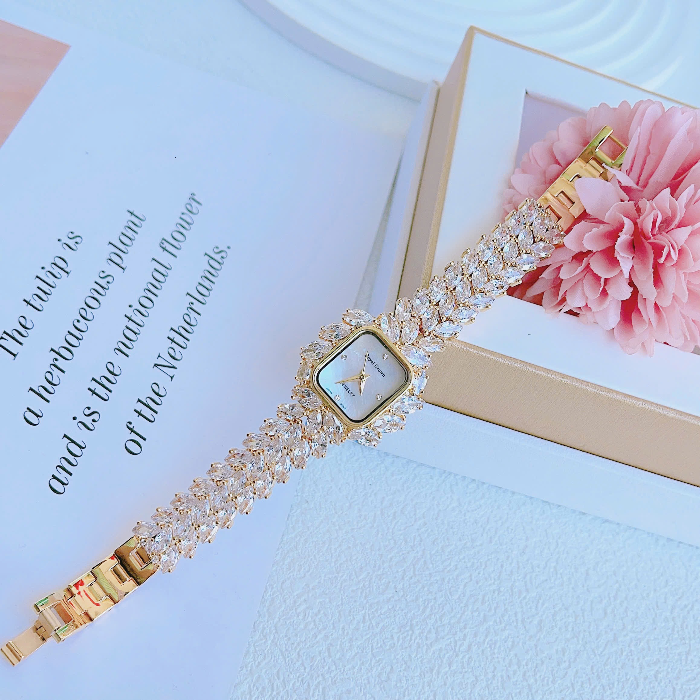 Đồng Hồ Royal Crown Xà Cừ |Nữ Giới |Mặt Vuông |Dây Kim Loại Đính Đá Vàng Gold |Máy Pin (Quartz) |Size 28mm |donghogiatot.vn