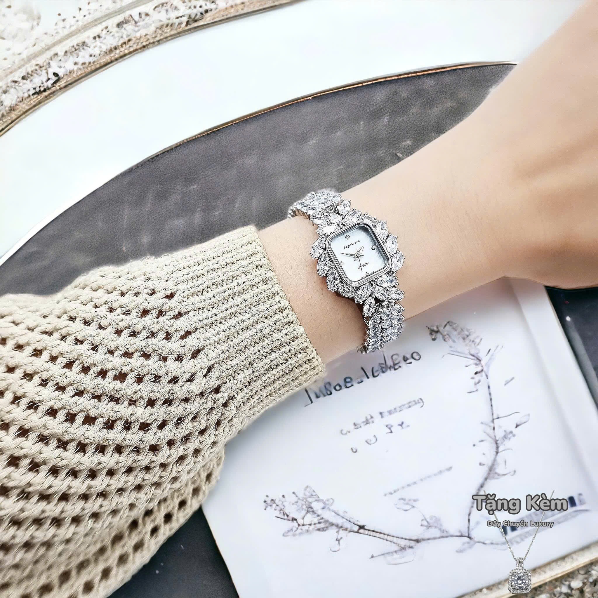 Đồng Hồ Royal Crown Xà Cừ |Nữ Giới |Mặt Vuông |Dây Kim Loại Đính Đá |Máy Pin (Quartz) |Size 28mm |donghogiatot.vn