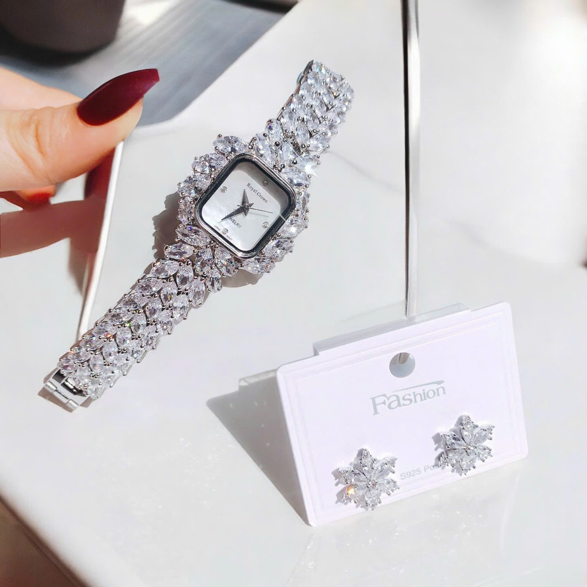 Đồng Hồ Royal Crown Xà Cừ |Nữ Giới |Mặt Vuông |Dây Kim Loại Đính Đá |Máy Pin (Quartz) |Size 28mm |donghogiatot.vn