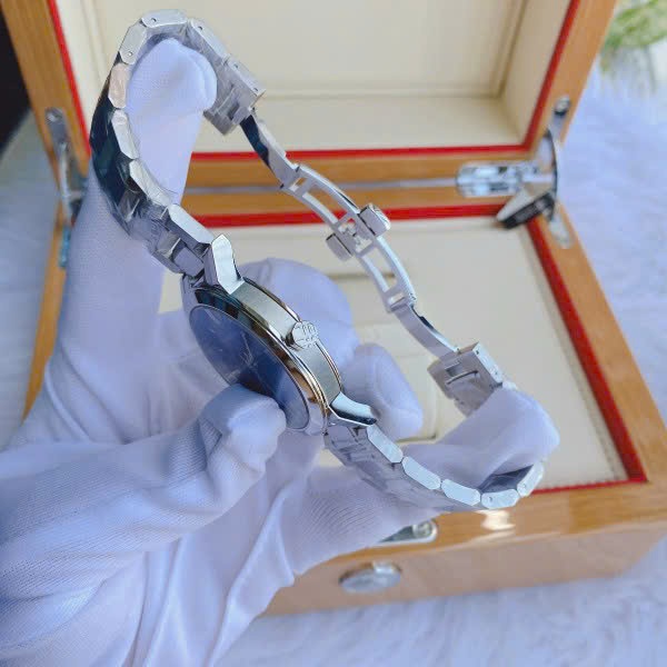 Đồng Hồ Burberry The City |Nam Giới |Xanh Dương |Dây Kim Loại Silver |Máy Pin (Quartz) |Size 38mm |donghogiatot.vn