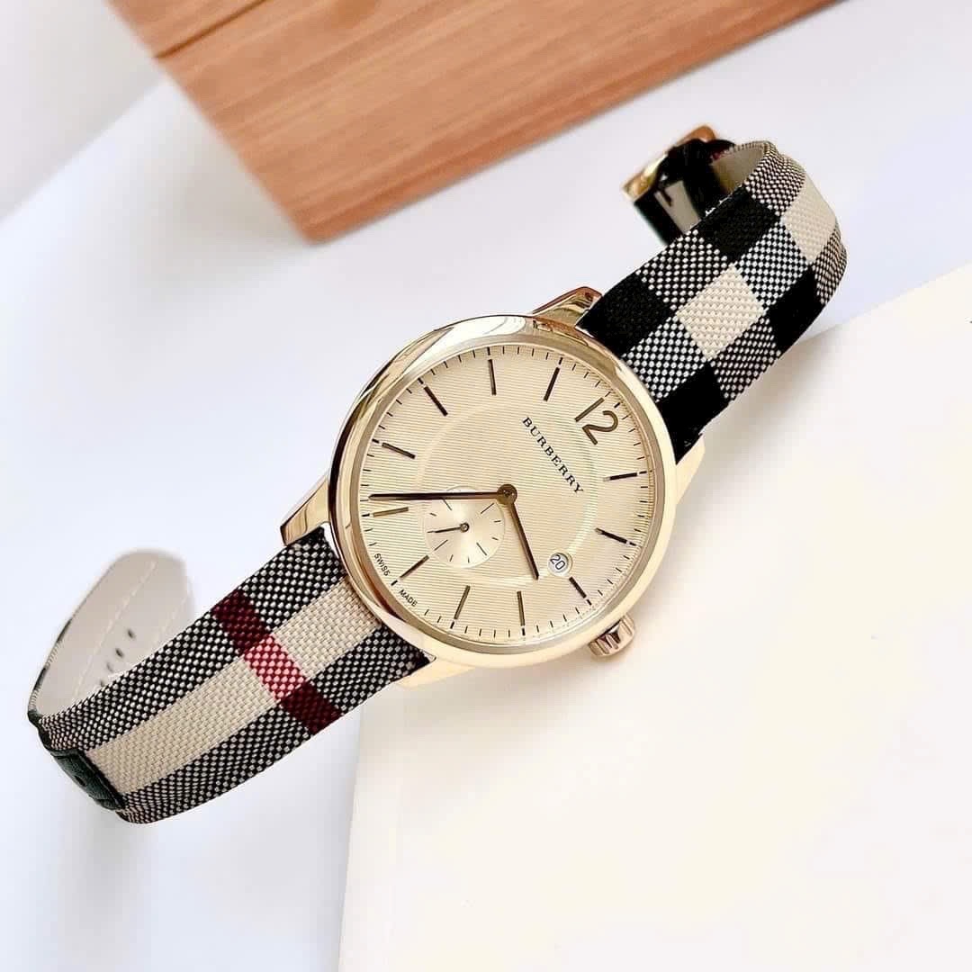 Đồng Hồ Burberry Honey Check |Nam Giới |Vàng Gold |Dây Vải Sọc |Máy Pin (Quartz) |Size 40mm |donghogiatot.vn