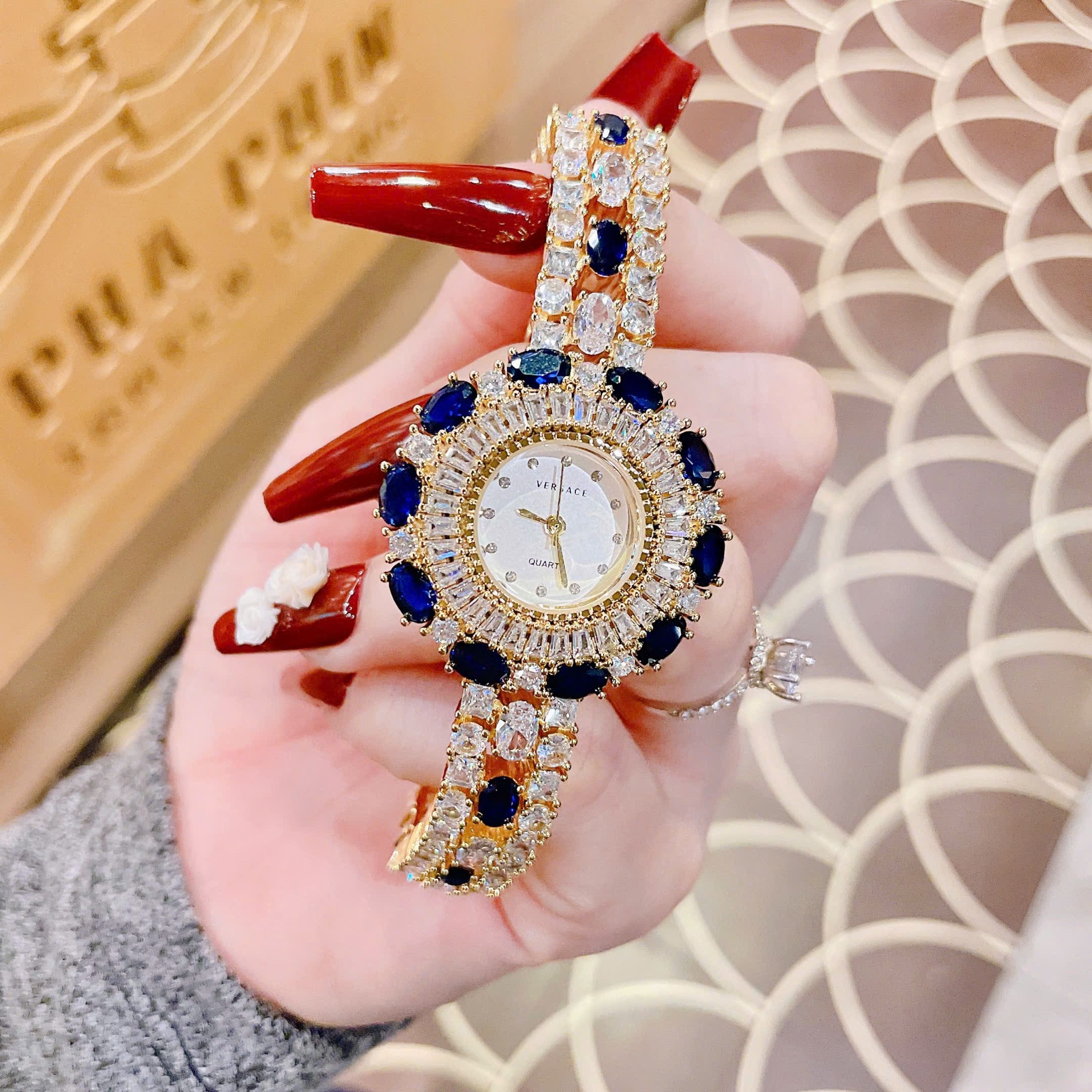 Đồng Hồ Versace Bông Hoa Tuyết |Nữ Giới |Đính Đá Xanh Dương |Lắc Tay Vàng Gold |Máy Pin (Quartz) |Size 36mm |donghogiatot.vn