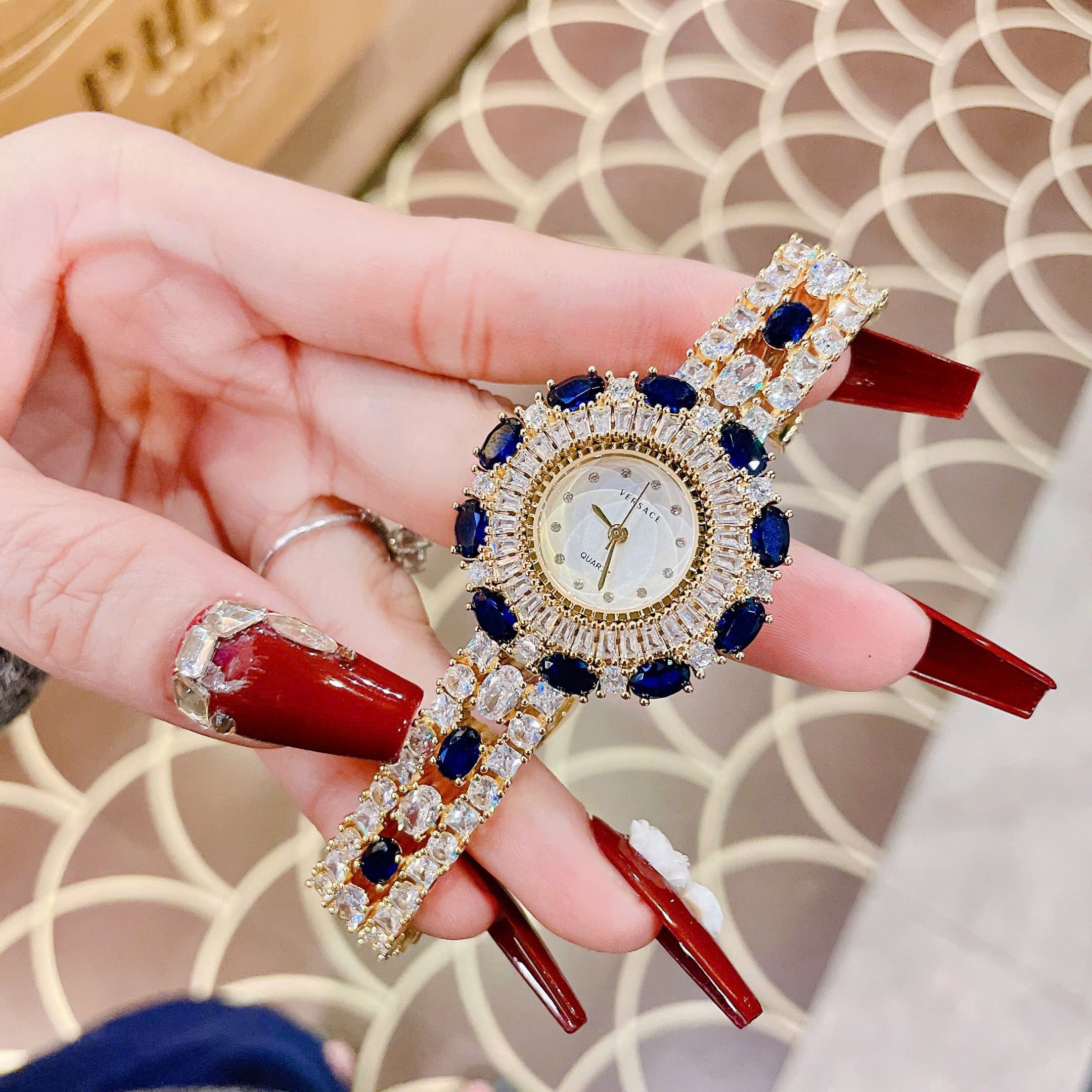 Đồng Hồ Versace Bông Hoa Tuyết |Nữ Giới |Đính Đá Xanh Dương |Lắc Tay Vàng Gold |Máy Pin (Quartz) |Size 36mm |donghogiatot.vn