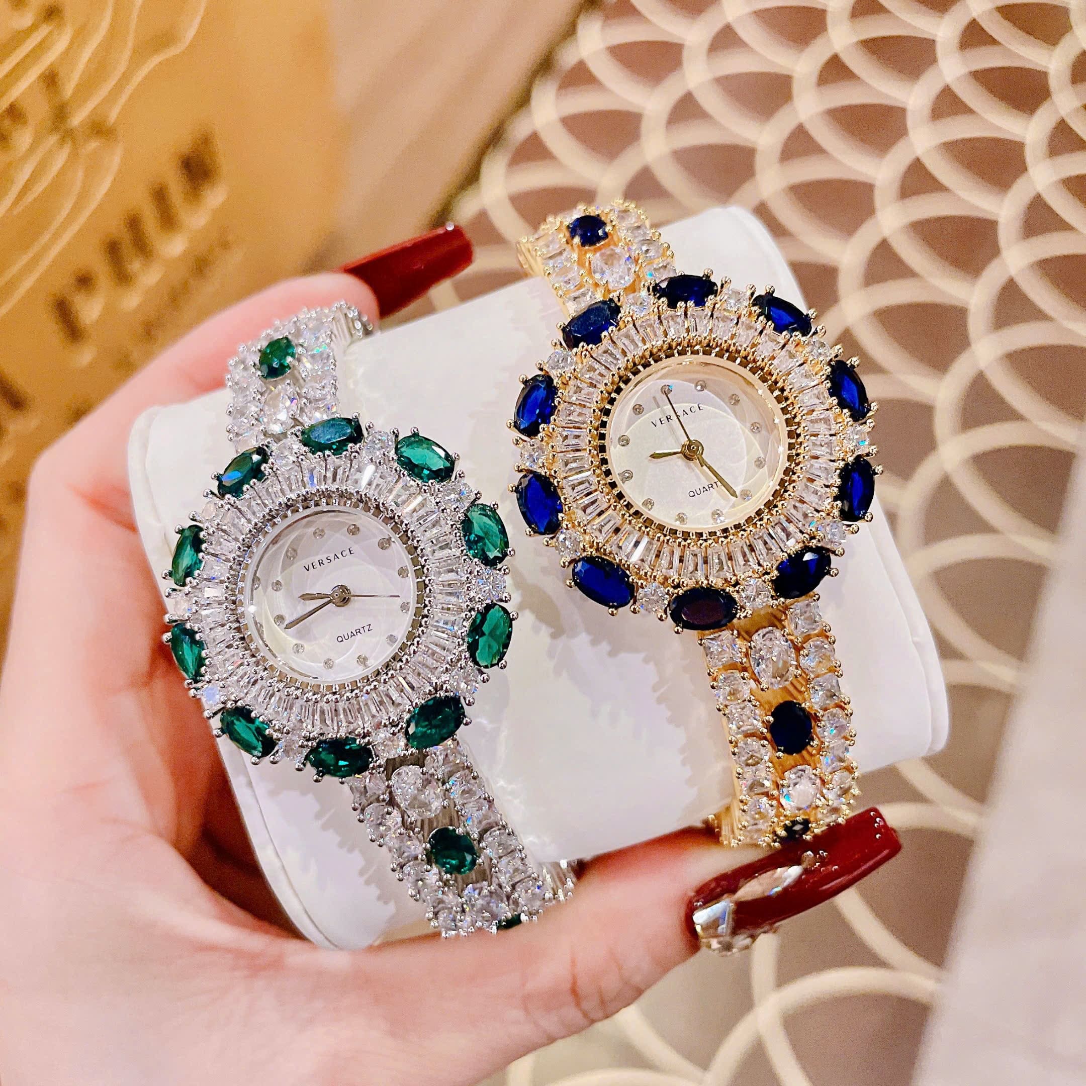 Đồng Hồ Versace Bông Hoa Tuyết |Nữ Giới |Đính Đá Xanh Dương |Lắc Tay Vàng Gold |Máy Pin (Quartz) |Size 36mm |donghogiatot.vn