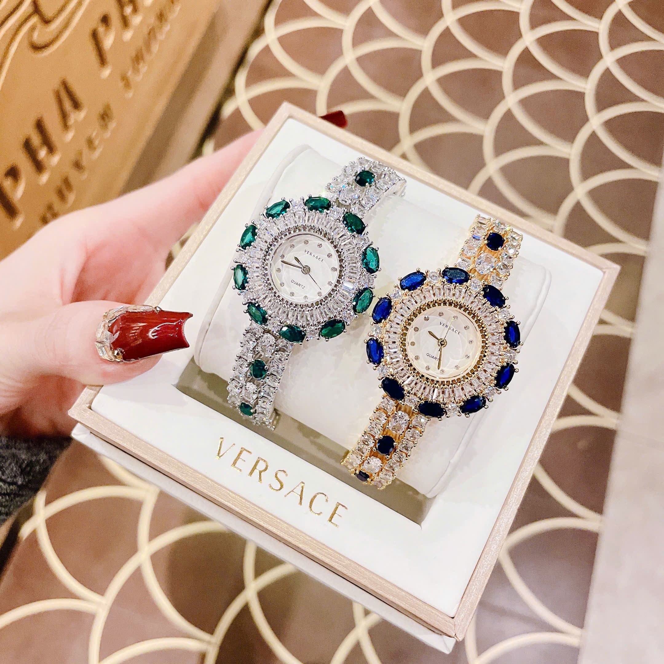 Đồng Hồ Versace Bông Hoa Tuyết |Nữ Giới |Đính Đá Xanh Lá |Lắc Tay Silver |Máy Pin (Quartz) |Size 36mm |donghogiatot.vn