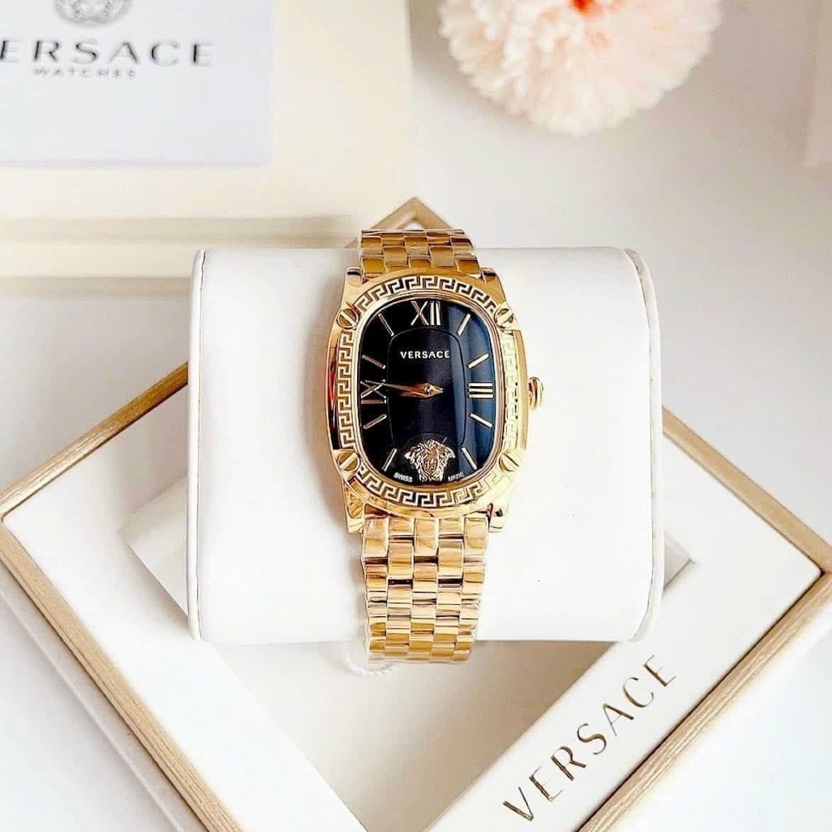 Đồng Hồ Versace Couture |Nữ Giới |Mặt Chữ Nhật Đen |Dây Kim Loại Vàng Gold |Máy Pin (Quartz) |Size 30x38mm |donghogiatot.vn