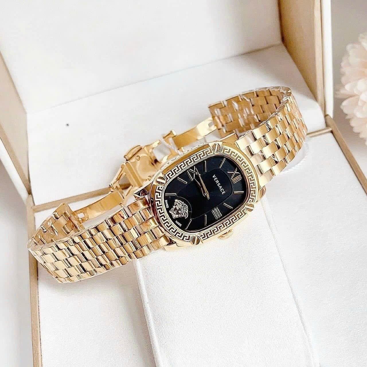 Đồng Hồ Versace Couture |Nữ Giới |Mặt Chữ Nhật Đen |Dây Kim Loại Vàng Gold |Máy Pin (Quartz) |Size 30x38mm |donghogiatot.vn