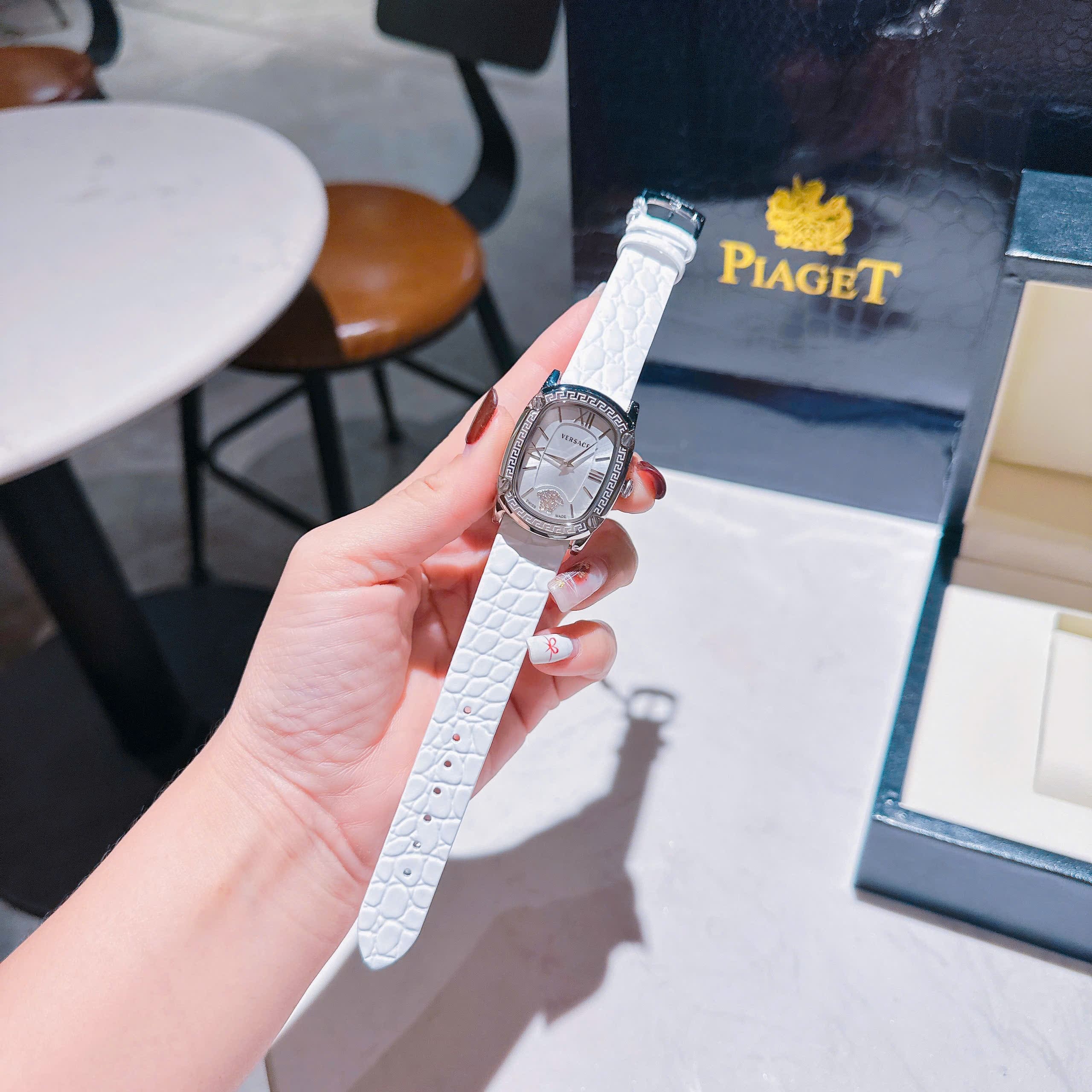 Đồng Hồ Versace Couture |Nữ Giới |Mặt Chữ Nhật |Silver |Dây Da Trắng |Máy Pin (Quartz) |Size 30x38mm |donghogiatot.vn