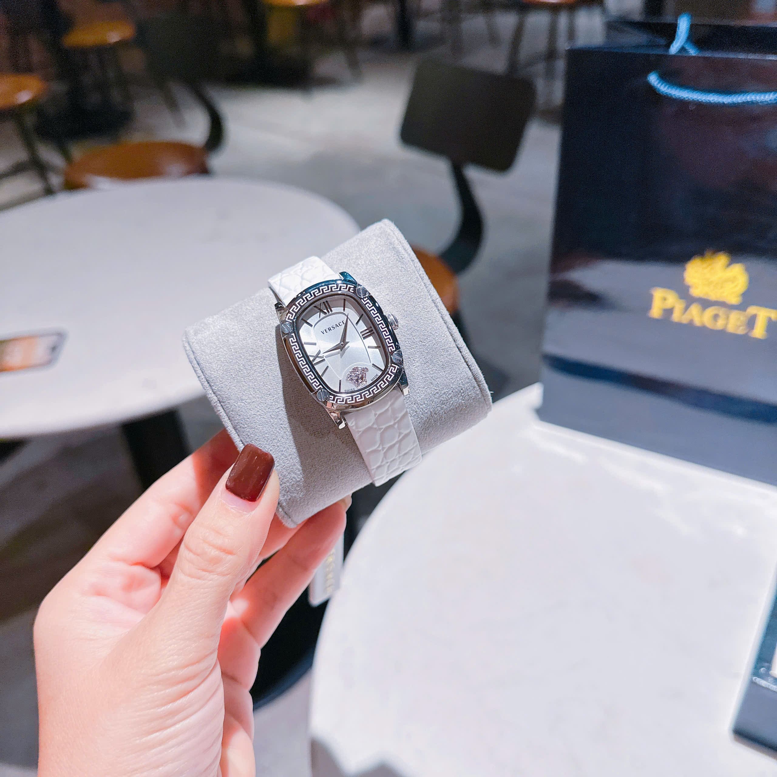 Đồng Hồ Versace Couture |Nữ Giới |Mặt Chữ Nhật |Silver |Dây Da Trắng |Máy Pin (Quartz) |Size 30x38mm |donghogiatot.vn