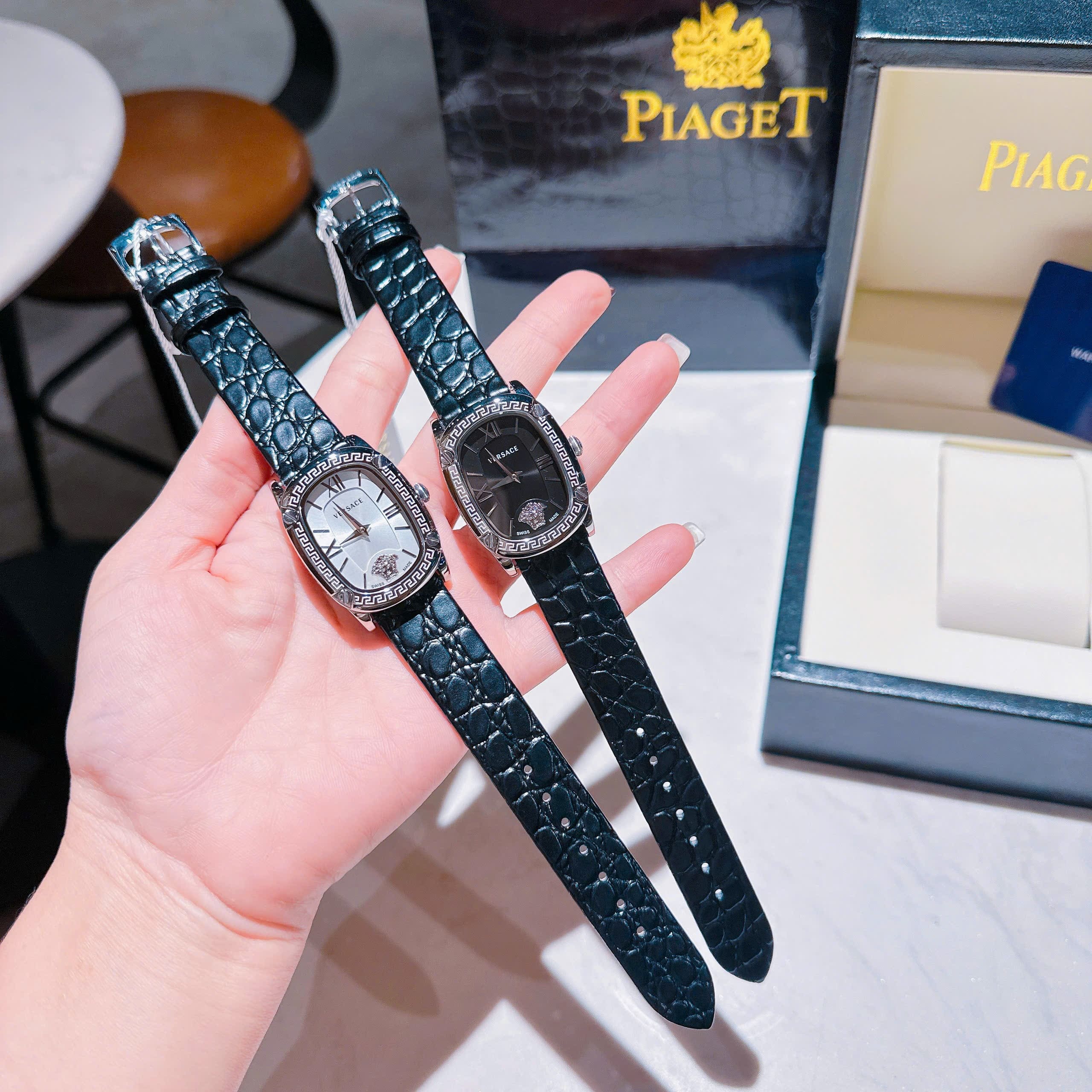 Đồng Hồ Versace Couture |Nữ Giới |Mặt Chữ Nhật |Trắng Silver |Dây Da Đen |Máy Pin (Quartz) |Size 30x38mm |donghogiatot.vn