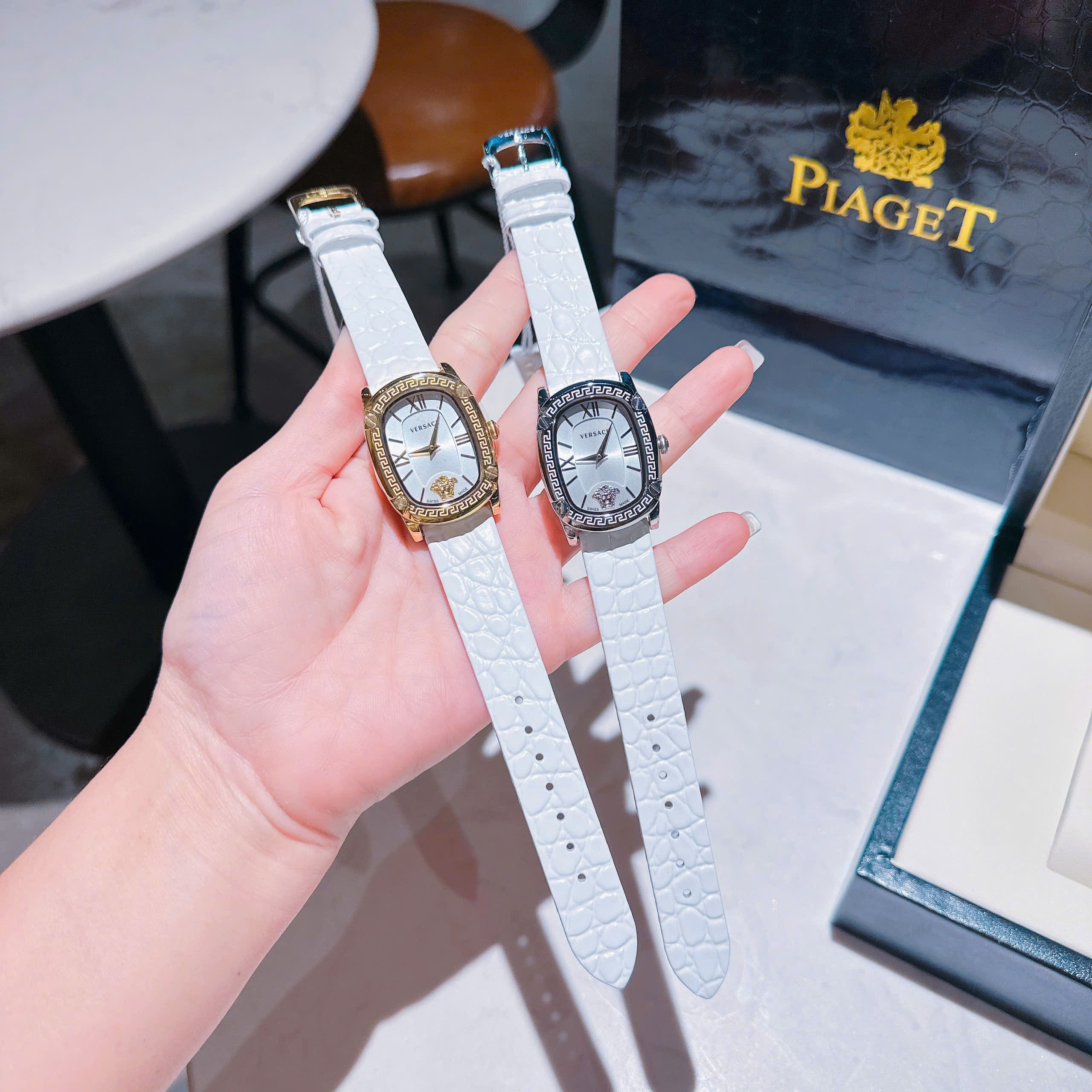 Đồng Hồ Versace Couture |Nữ Giới |Mặt Chữ Nhật |Vàng Gold |Dây Da Trắng |Máy Pin (Quartz) |Size 30x38mm |donghogiatot.vn