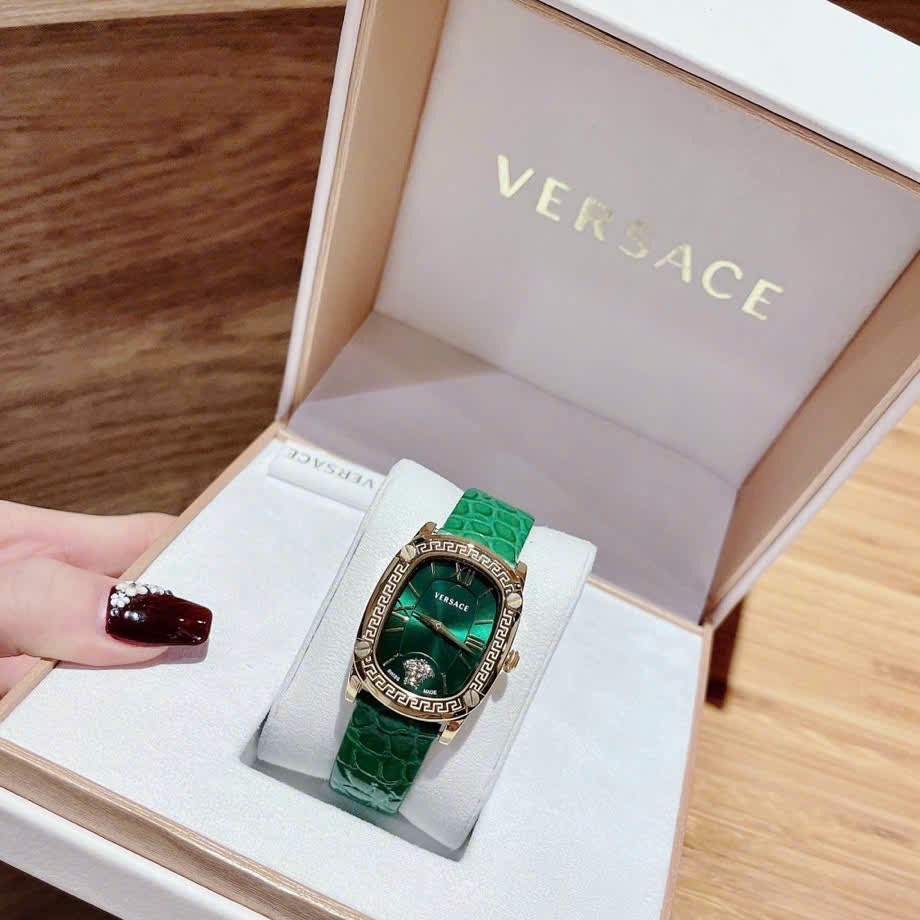Đồng Hồ Versace Couture |Nữ Giới |Mặt Chữ Nhật |Vàng Gold |Dây Da Xanh Lá |Máy Pin (Quartz) |Size 30x38mm |donghogiatot.vn