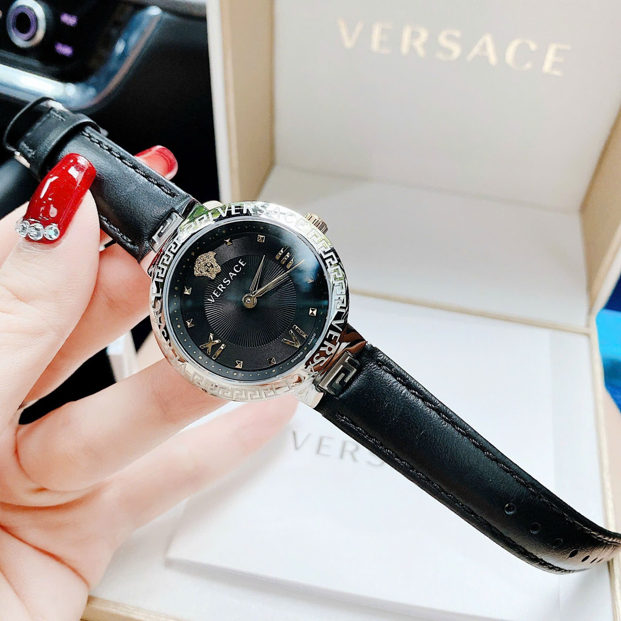 Đồng Hồ Versace Damenuhr Greca |Nữ Giới |Silver |Dây Da Màu Đen |Máy Pin (Quartz) |Size 36mm |donghogiatot.vn