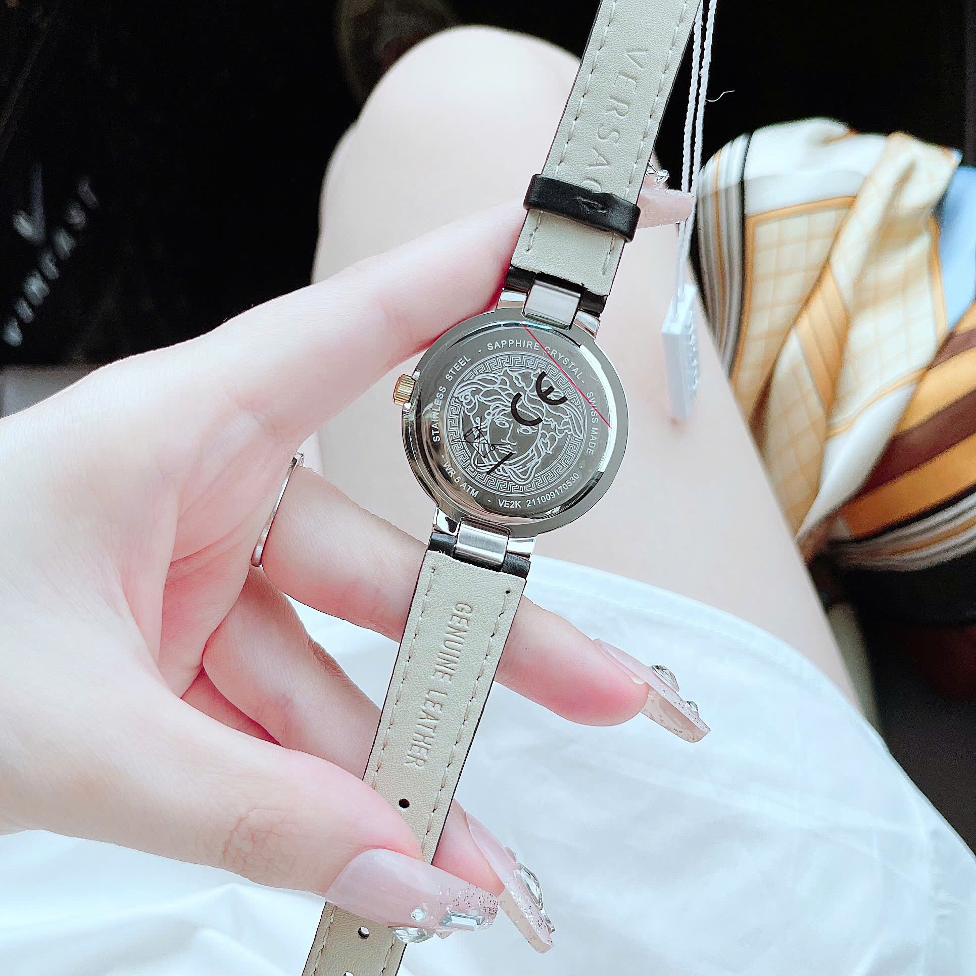 Đồng Hồ Versace Damenuhr Greca |Nữ Giới |Silver |Dây Da Màu Đen |Máy Pin (Quartz) |Size 36mm |donghogiatot.vn