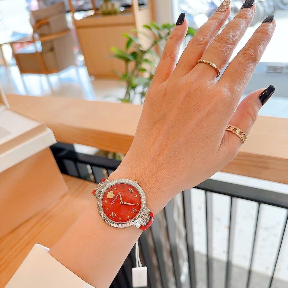 Đồng Hồ Versace Damenuhr Greca |Nữ Giới |Silver |Dây Da Màu Đỏ |Máy Pin (Quartz) |Size 36mm |donghogiatot.vn