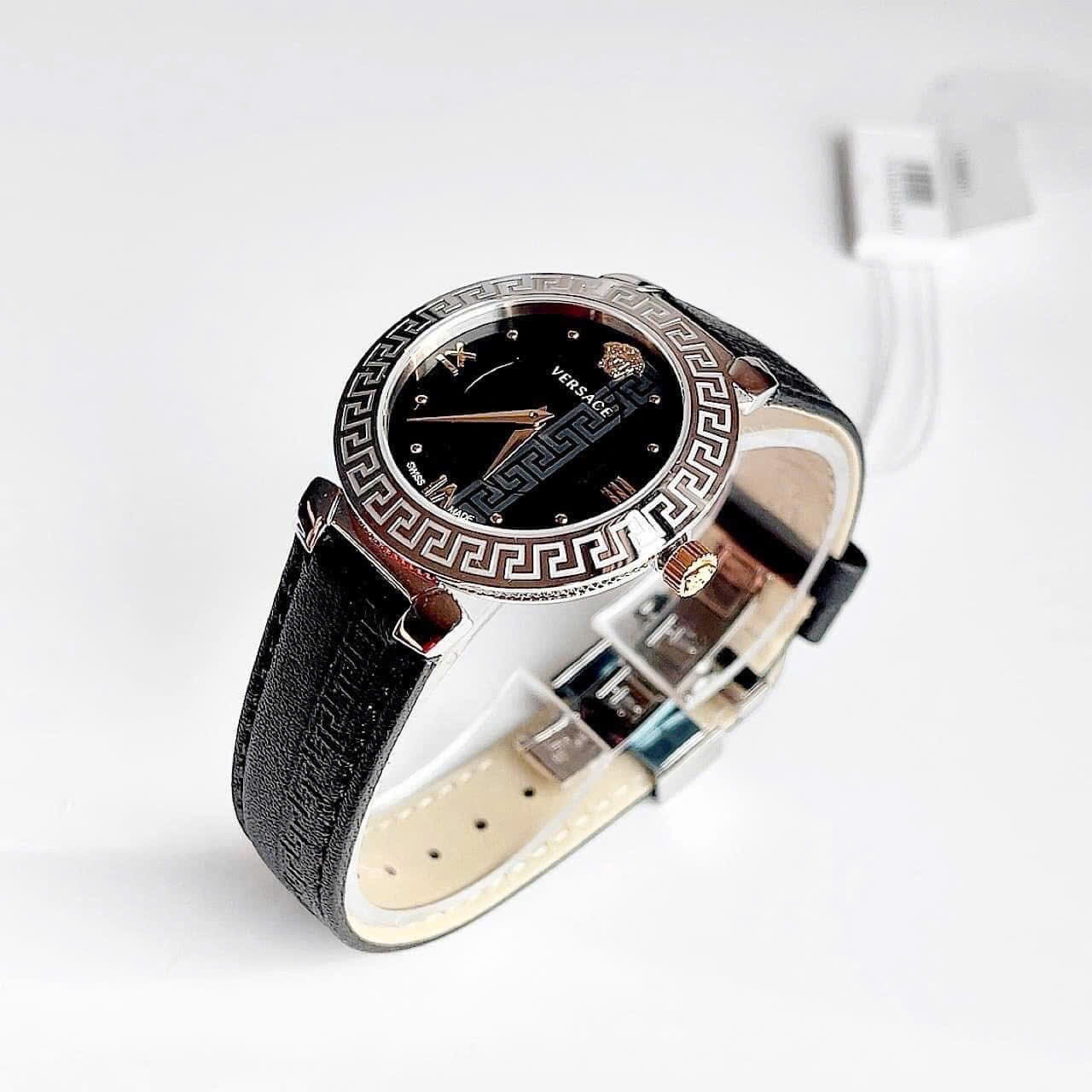 Đồng Hồ Versace Daphnis |Nữ Giới |Mặt Tròn |Silver |Dây Da Đen |Máy Pin (Quartz) |Size 35mm |donghogiatot.vn