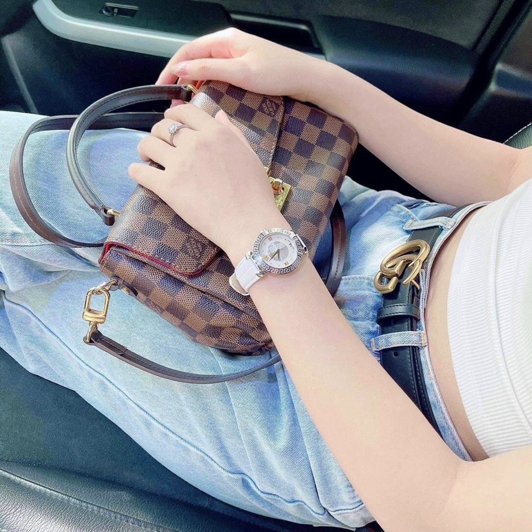 Đồng Hồ Versace Daphnis |Nữ Giới |Mặt Tròn |Silver |Dây Da Trắng |Máy Pin (Quartz) |Size 35mm |donghogiatot.vn