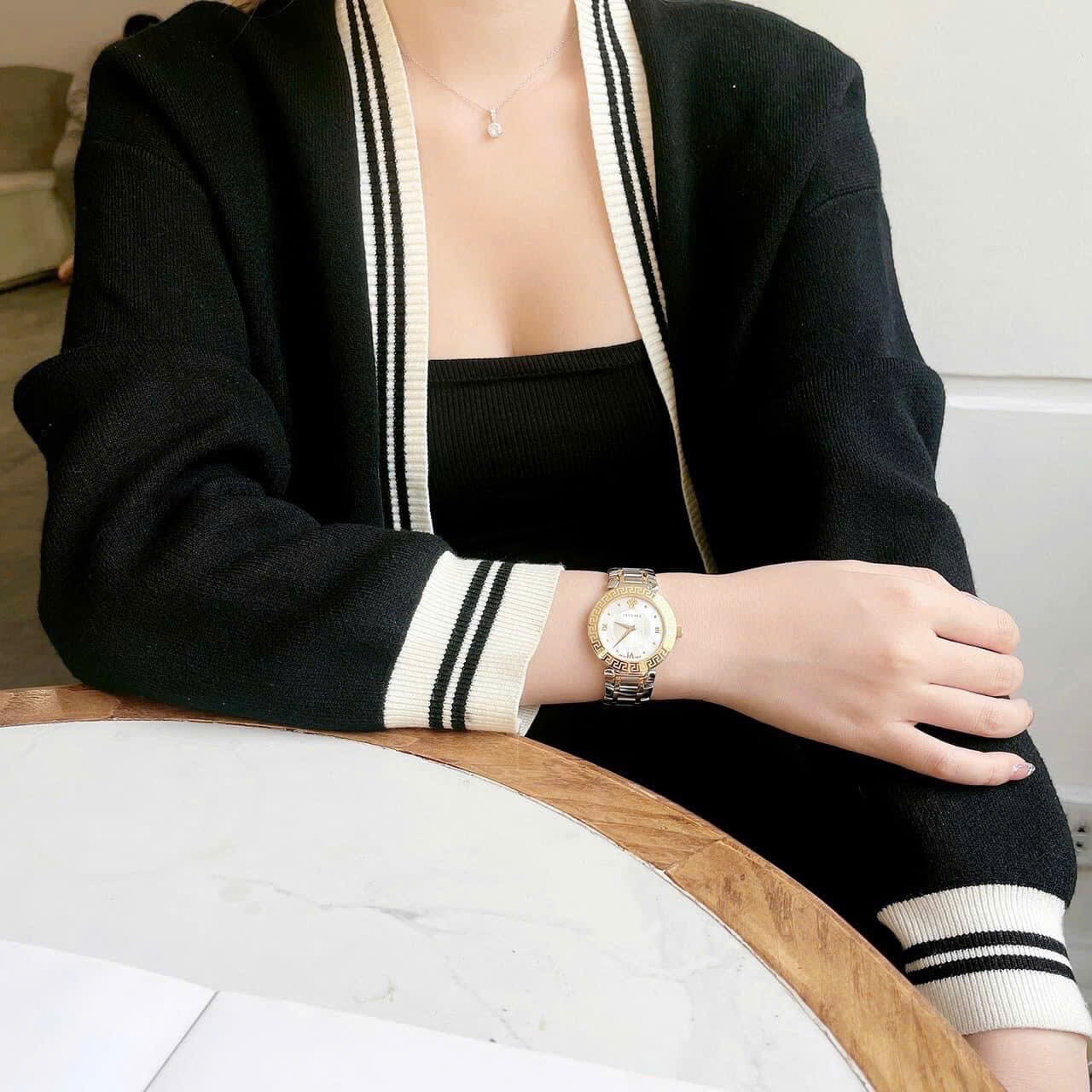 Đồng Hồ Versace Daphnis |Nữ Giới |Mặt Trắng |Dây Kim Loại Demi Vàng |Máy Pin (Quartz) |Size 35mm |donghogiatot.vn