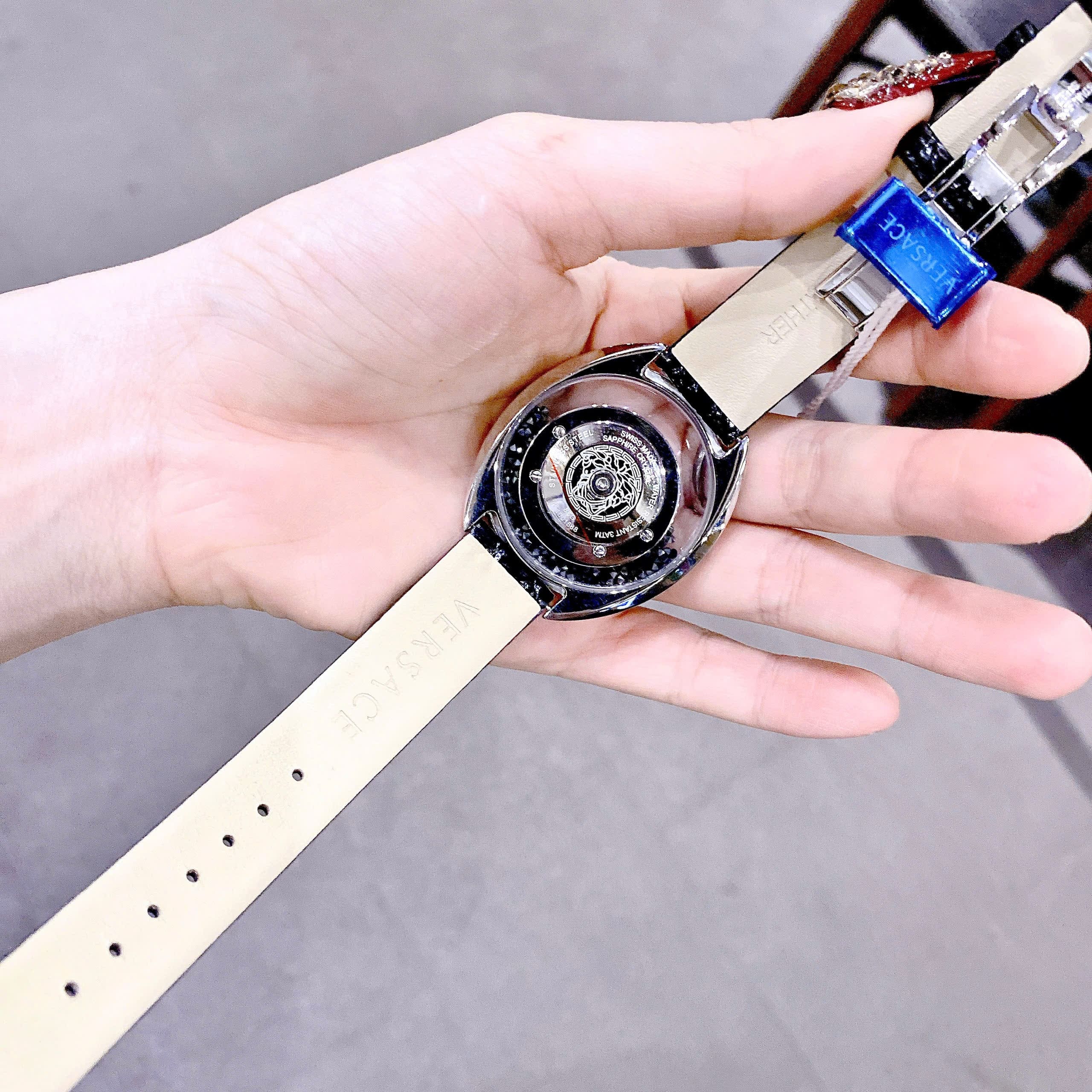 Đồng Hồ Versace Destiny Spirit |Nữ Giới |Đính Đá Đen |Dây Da |Máy Pin (Quartz) |Size 36mm |donghogiatot.vn