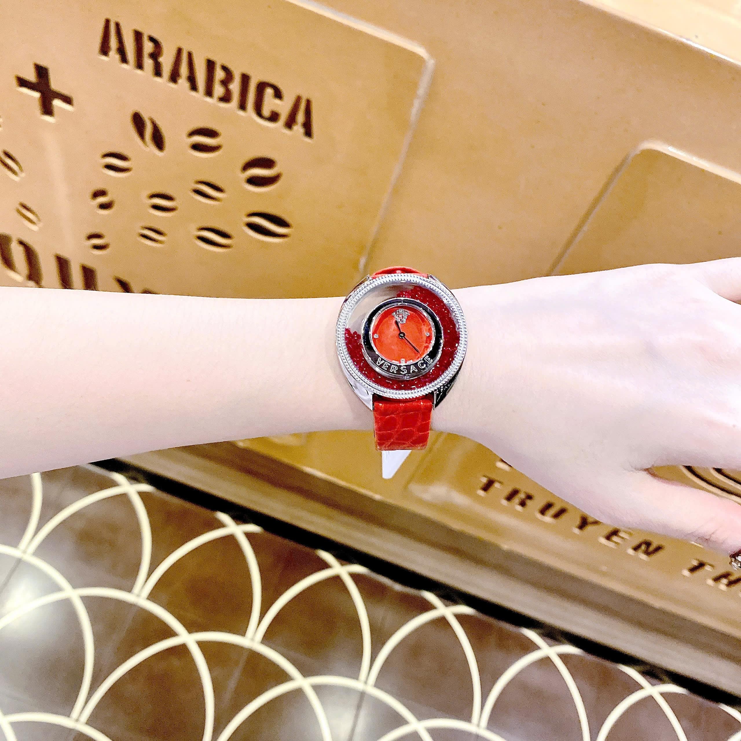 Đồng Hồ Versace Destiny Spirit |Nữ Giới |Đính Đá Đỏ |Dây Da Màu Đỏ |Máy Pin (Quartz) |Size 36mm |donghogiatot.vn