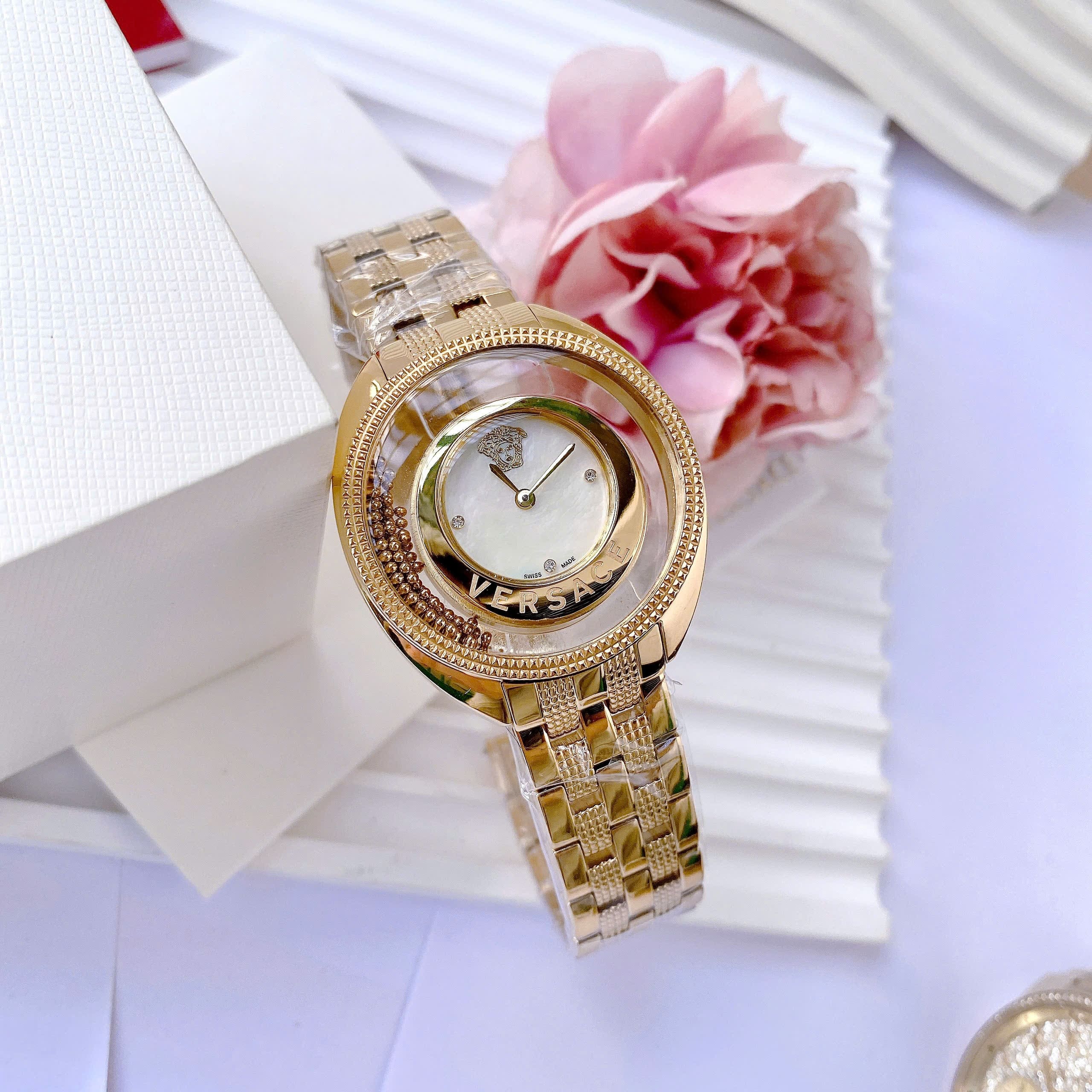 Đồng Hồ Versace Destiny Spirit |Nữ Giới |Mặt Trắng |Đá Rơi |Dây Kim Loại Vàng Gold |Máy Pin (Quartz) |Size 36mm |donghogiatot.vn