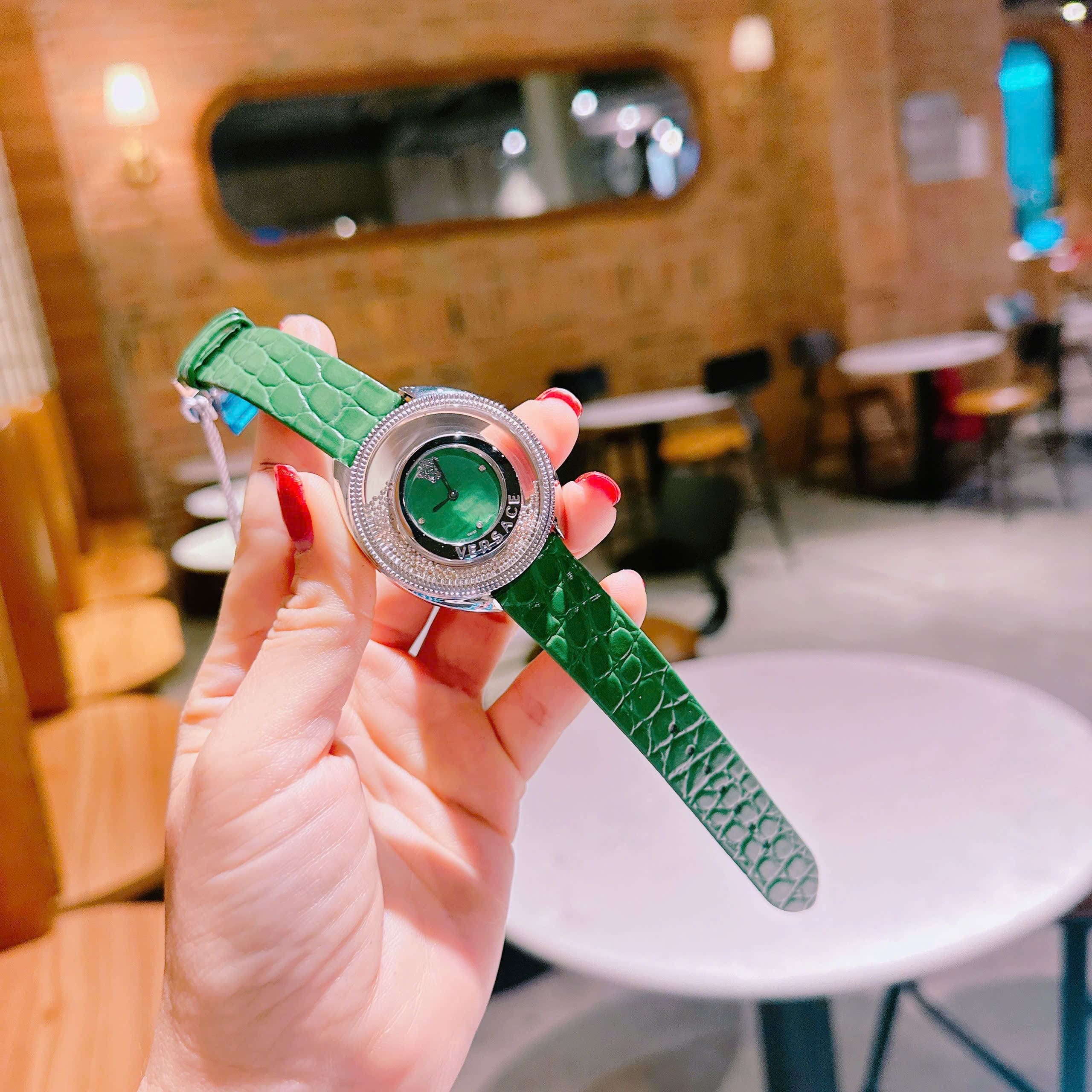 Đồng Hồ Versace Destiny Spirit |Nữ Giới |Trắng Silver |Dây Da Xanh Lá |Máy Pin (Quartz) |Size 36mm |donghogiatot.vn