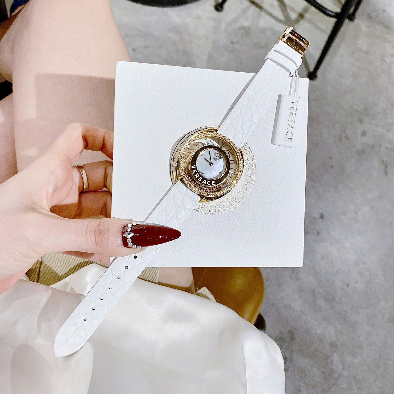 Đồng Hồ Versace Destiny Spirit |Nữ Giới |Vàng Gold |Dây Da Màu Trắng |Máy Pin (Quartz) |Size 36mm |donghogiatot.vn