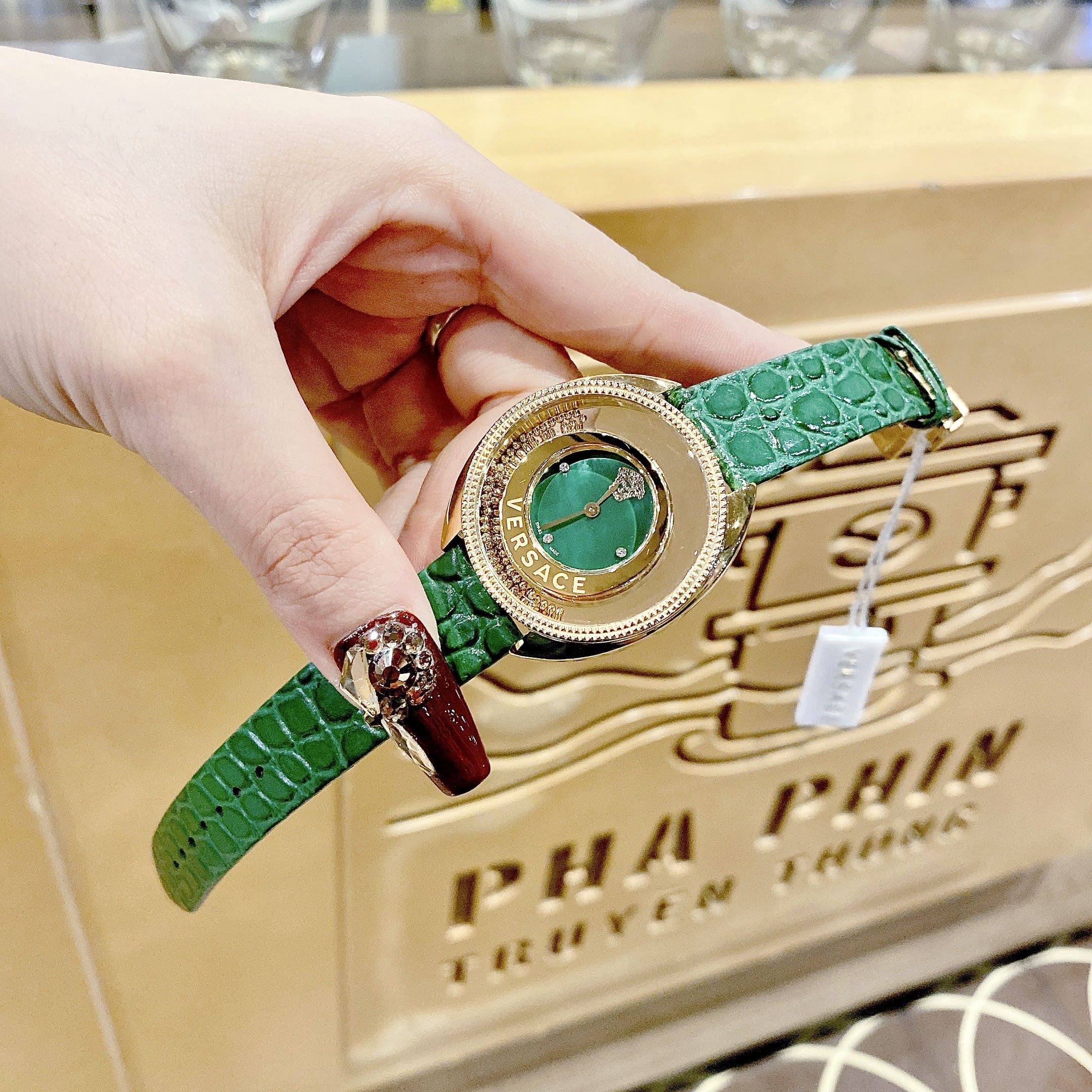 Đồng Hồ Versace Destiny Spirit |Nữ Giới |Vàng Gold |Dây Da Xanh Lá |Máy Pin (Quartz) |Size 36mm |donghogiatot.vn