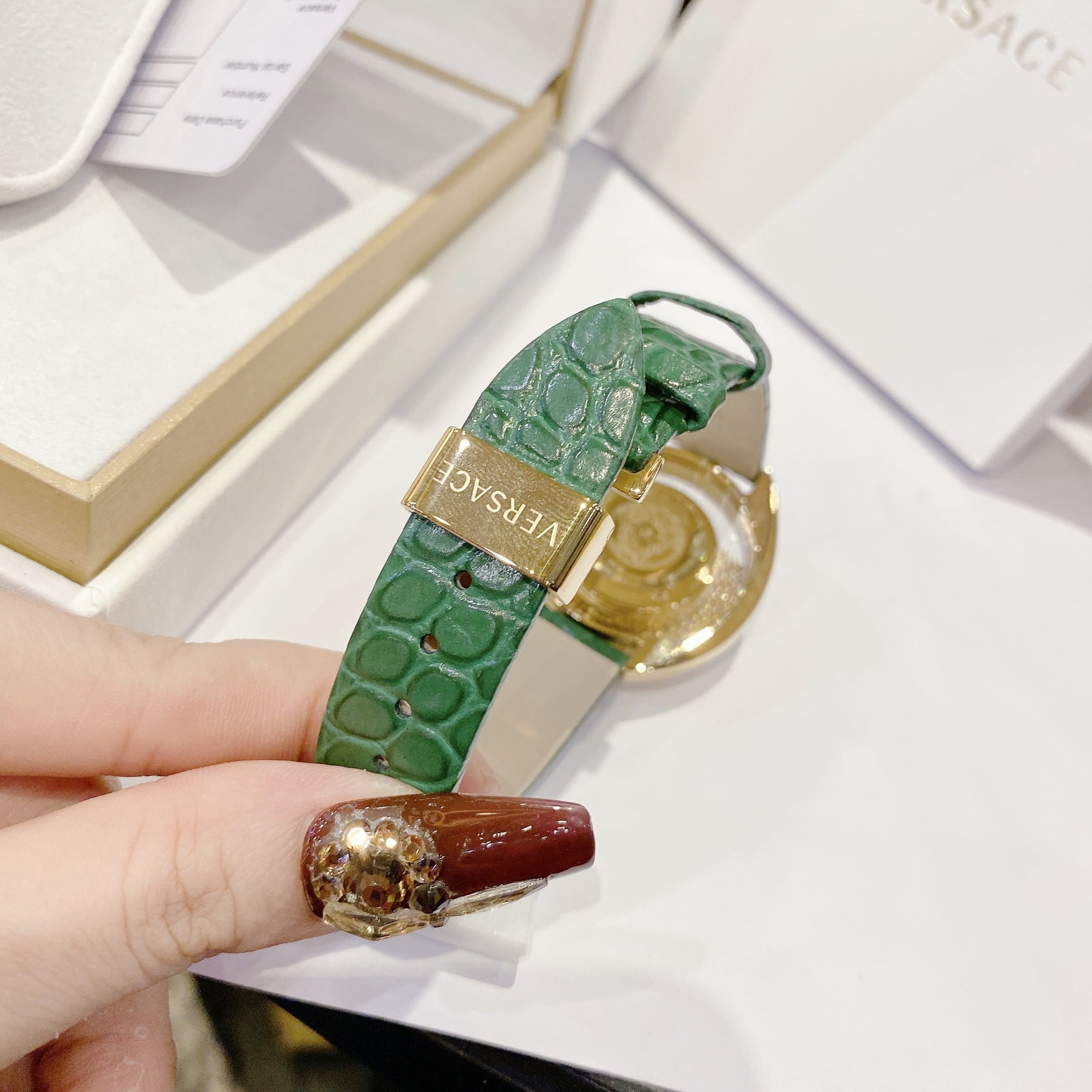 Đồng Hồ Versace Destiny Spirit |Nữ Giới |Vàng Gold |Dây Da Xanh Lá |Máy Pin (Quartz) |Size 36mm |donghogiatot.vn