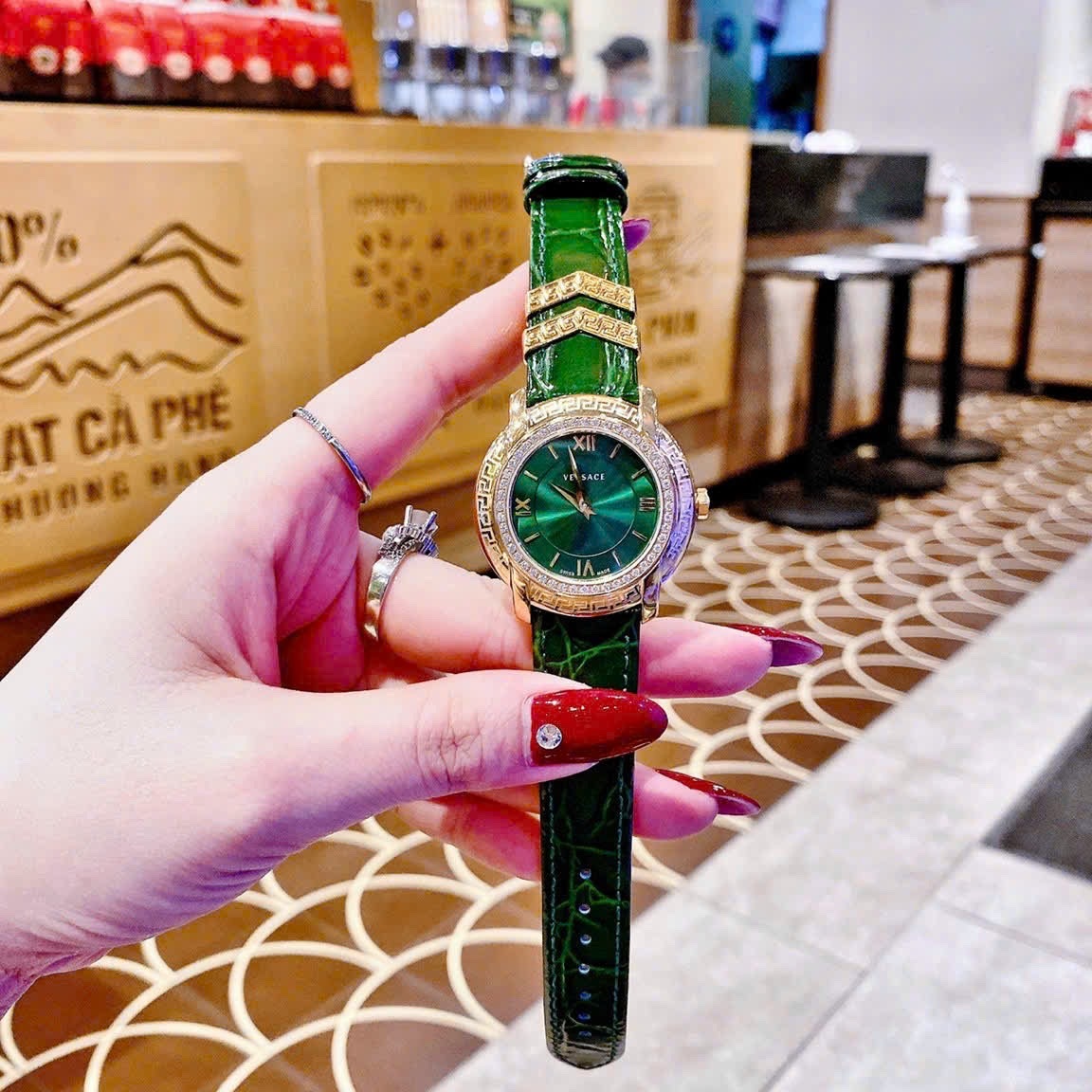 Đồng Hồ Versace DV-25 |Nữ Giới |Mặt Tròn |Đính Đá |Dây Da Xanh Lá |Máy Pin (Quartz) |Size 36mm |donghogiatot.vn