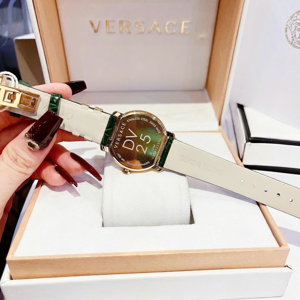 Đồng Hồ Versace DV-25 |Nữ Giới |Mặt Tròn |Đính Đá |Dây Da Xanh Lá |Máy Pin (Quartz) |Size 36mm |donghogiatot.vn