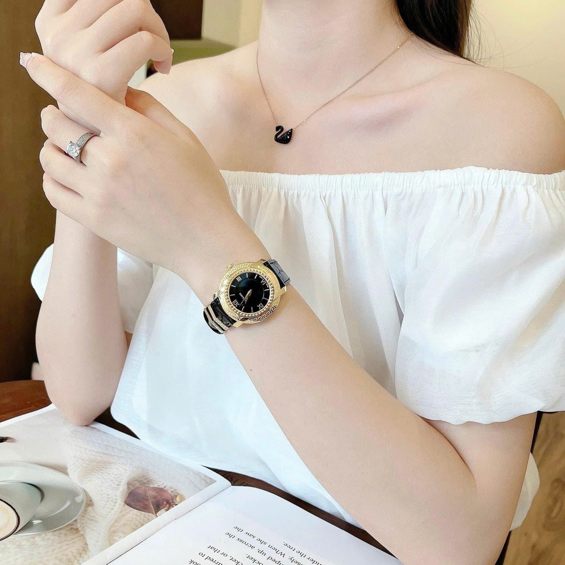 Đồng Hồ Versace DV-25 |Nữ Giới |Mặt Tròn |Vàng Gold |Dây Da Màu Đen |Máy Pin (Quartz) |Size 36mm |donghogiatot.vn