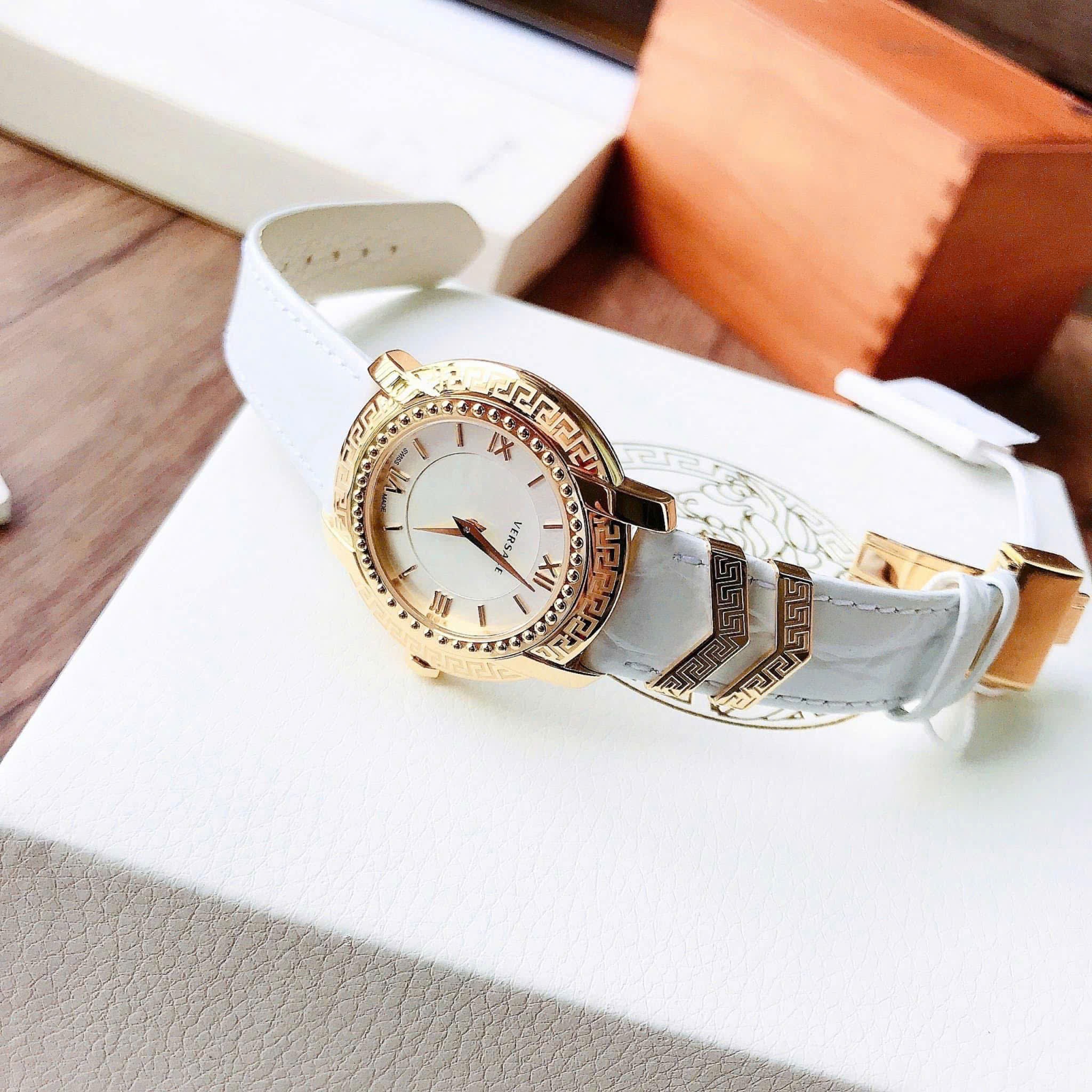 Đồng Hồ Versace DV-25 |Nữ Giới |Mặt Tròn |Vàng Gold |Dây Da Màu Trắng |Máy Pin (Quartz) |Size 36mm |donghogiatot.vn