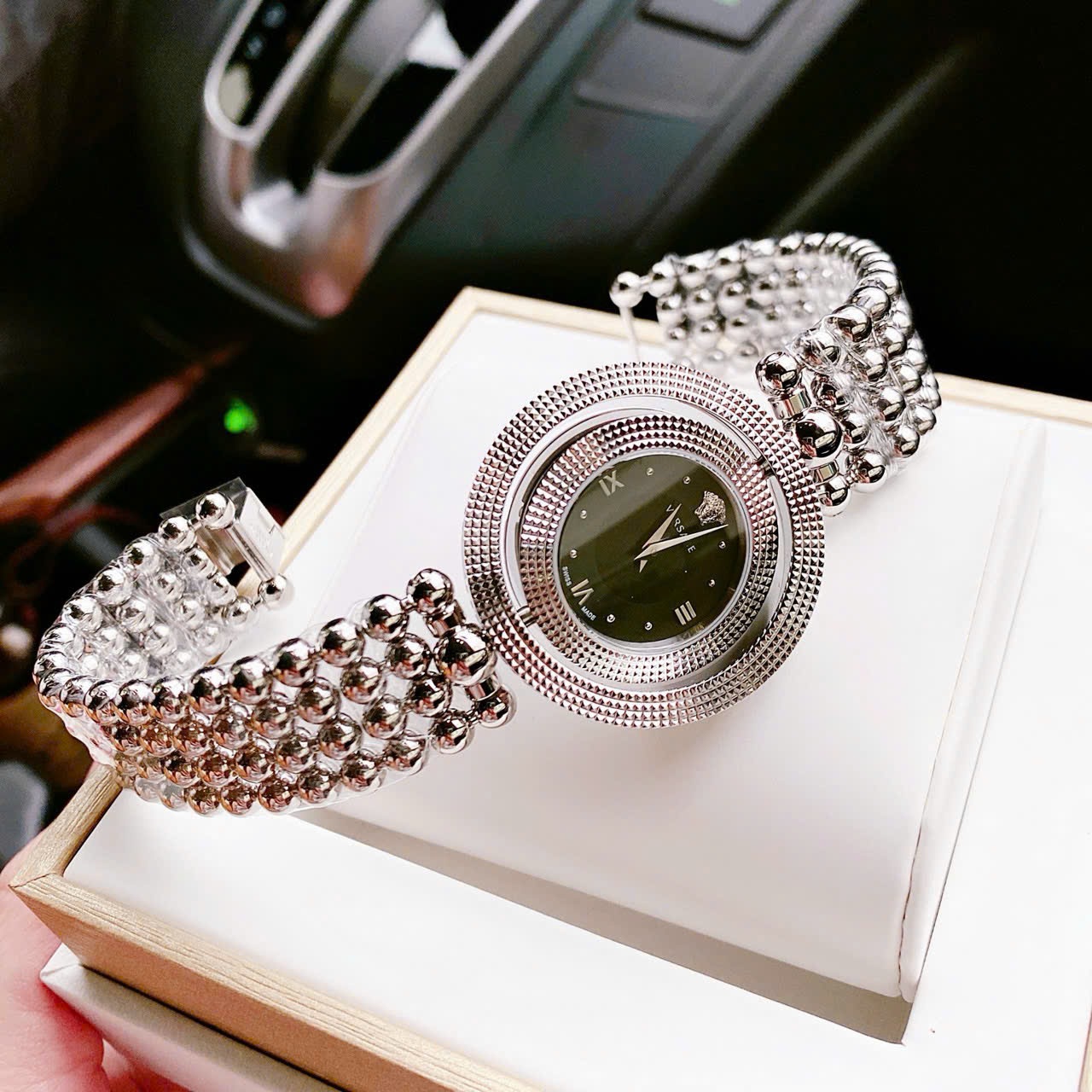 Đồng Hồ Versace Eon |Nữ Giới |Mặt Đen |Xoay 360 Độ |Dây Kim Loại Bi Silver |Máy Pin (Quartz) |Size 33mm |donghogiatot.vn