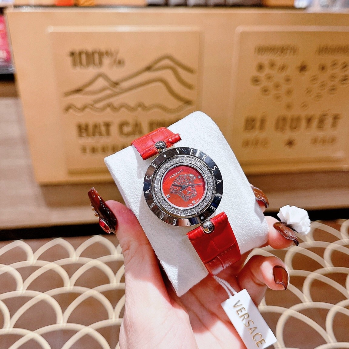 Đồng Hồ Versace Mặt Xoay 360 Độ |Nữ Giới |Silver |Dây Da Đỏ |Máy Pin (Quartz) |Size 33mm |donghogiatot.vn