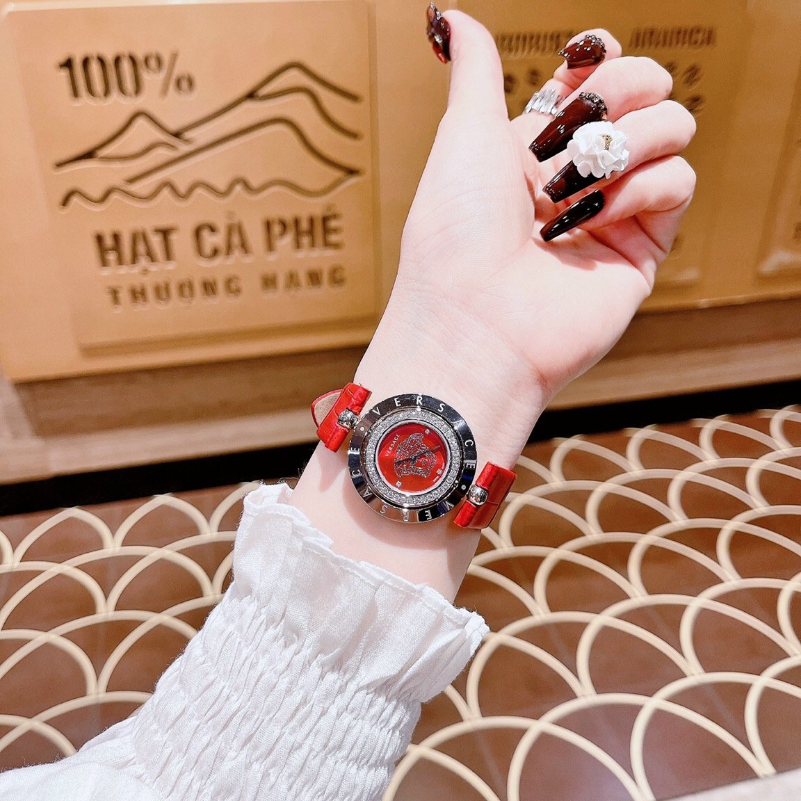 Đồng Hồ Versace Mặt Xoay 360 Độ |Nữ Giới |Silver |Dây Da Đỏ |Máy Pin (Quartz) |Size 33mm |donghogiatot.vn