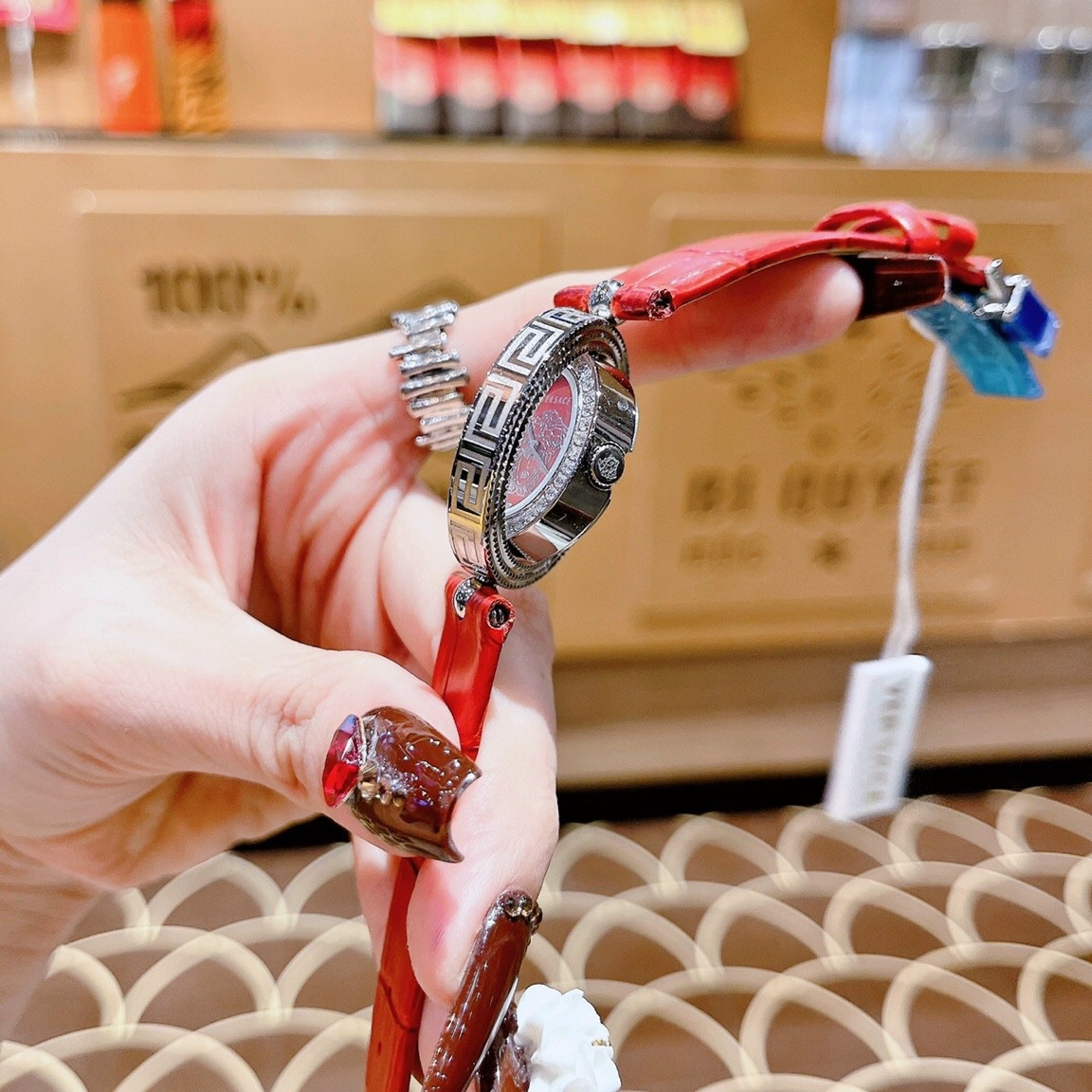 Đồng Hồ Versace Mặt Xoay 360 Độ |Nữ Giới |Silver |Dây Da Đỏ |Máy Pin (Quartz) |Size 33mm |donghogiatot.vn