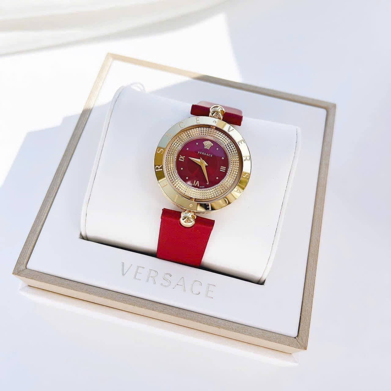 Đồng Hồ Versace Mặt Xoay 360 Độ |Nữ Giới |Vàng Gold |Dây Da Đỏ |Máy Pin (Quartz) |Size 33mm |donghogiatot.vn