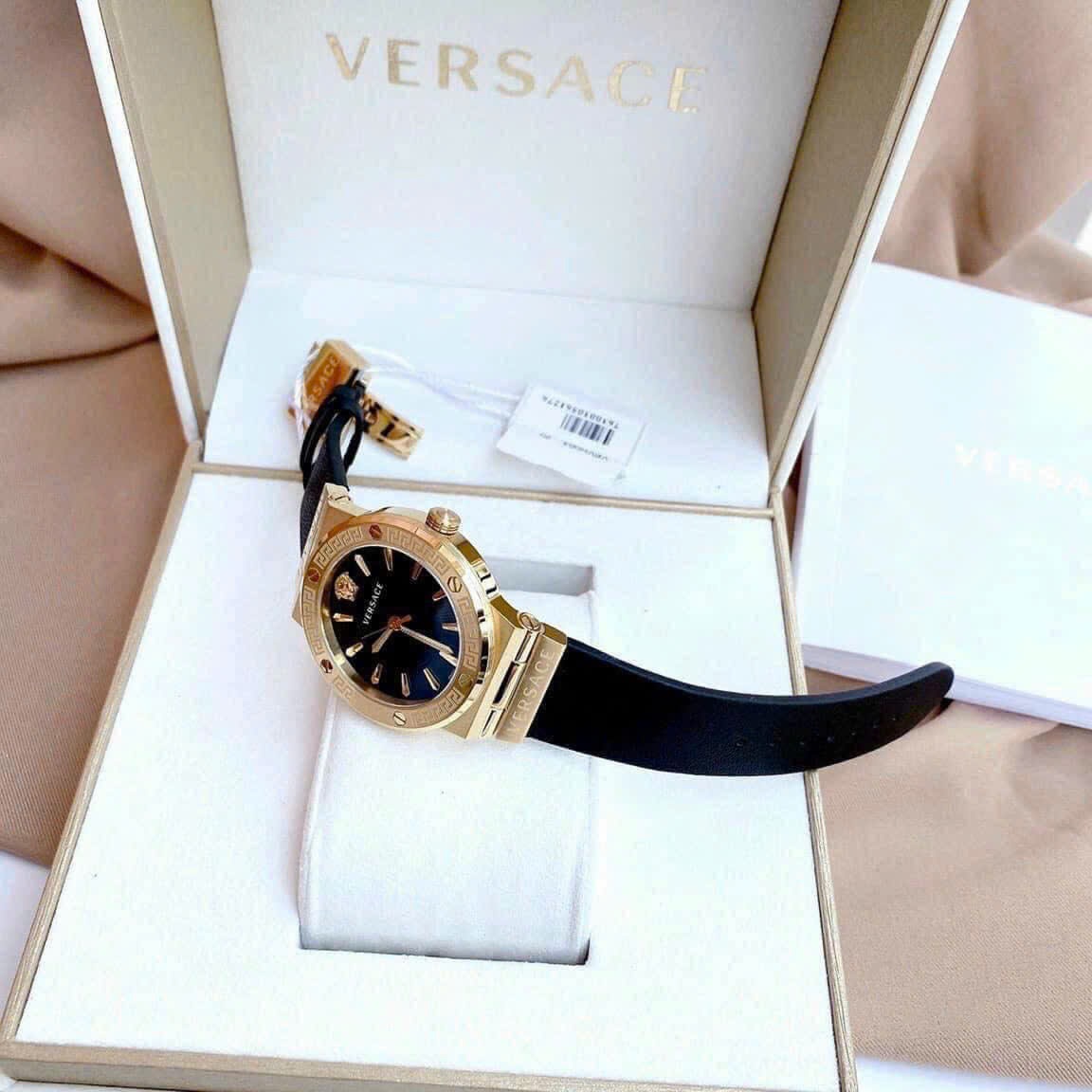 Đồng Hồ Versace Greca Logo |Nữ Giới |Vàng Gold |Dây Da Màu Đen |Máy Pin (Quartz) |Size 38mm |donghogiatot.vn