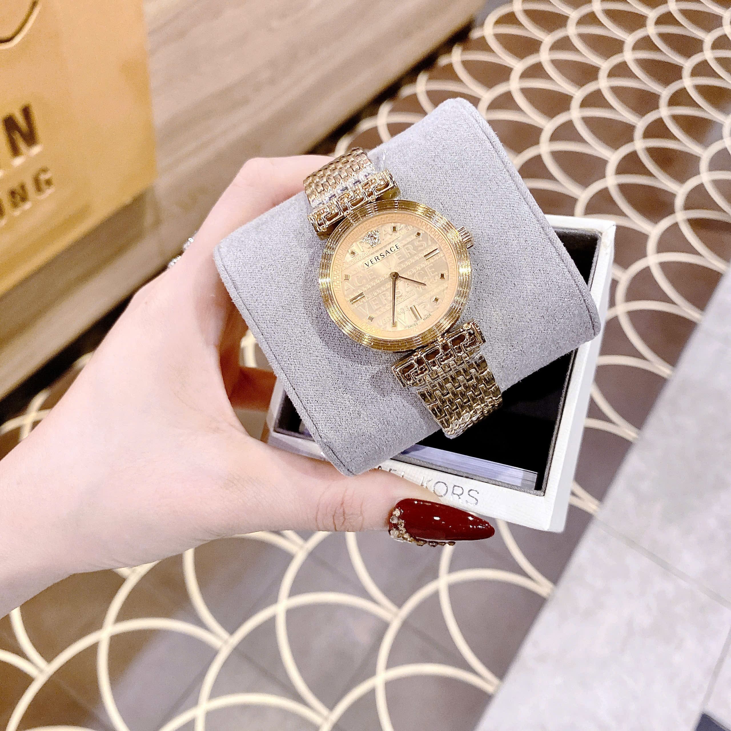 Đồng Hồ Versace Greca Flourish Petite |Nữ Giới |Mặt Tròn |Dây Kim Loại Vàng Gold |Máy Pin (Quartz) |Size 35mm |donghogiatot.vn