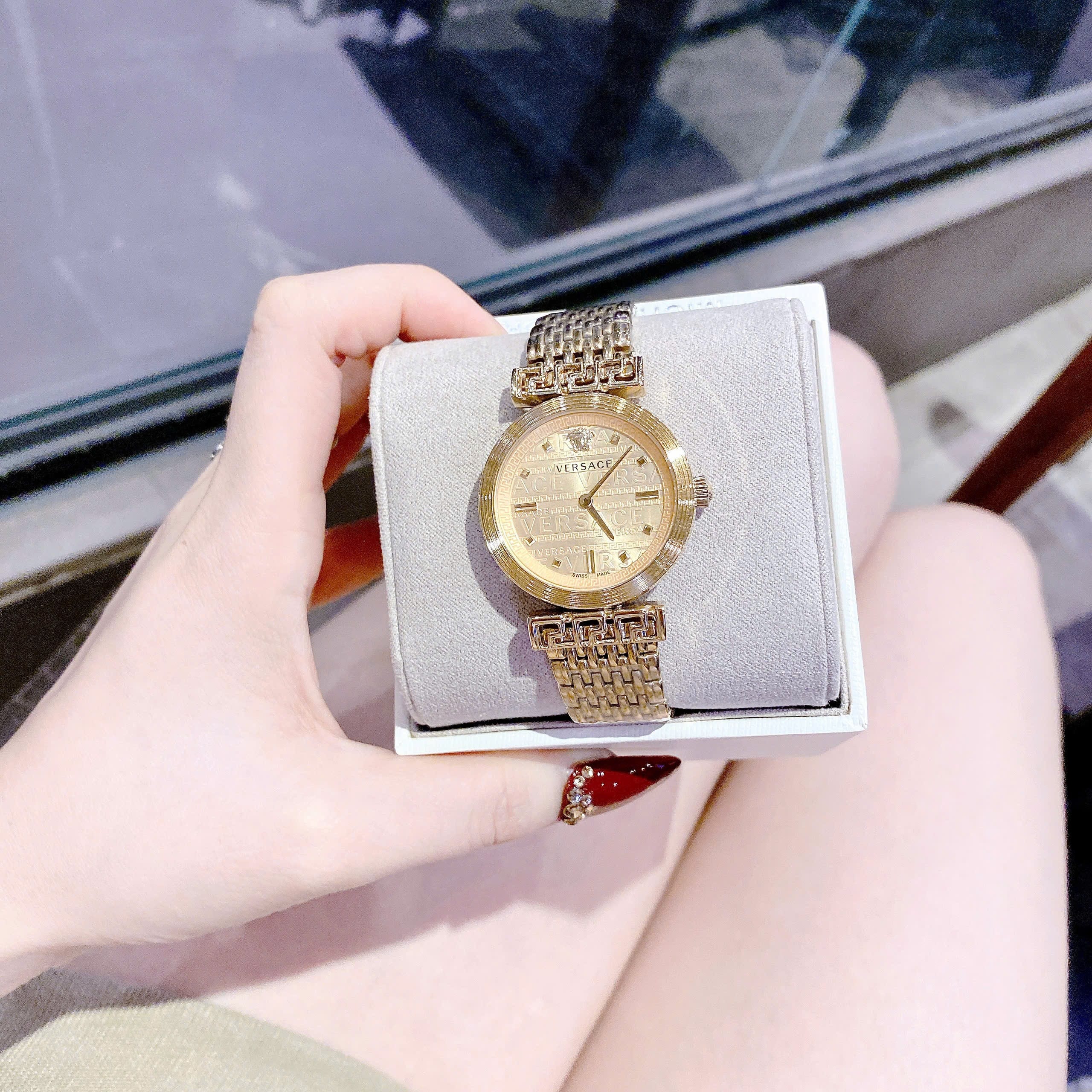 Đồng Hồ Versace Greca Flourish Petite |Nữ Giới |Mặt Tròn |Dây Kim Loại Vàng Gold |Máy Pin (Quartz) |Size 35mm |donghogiatot.vn