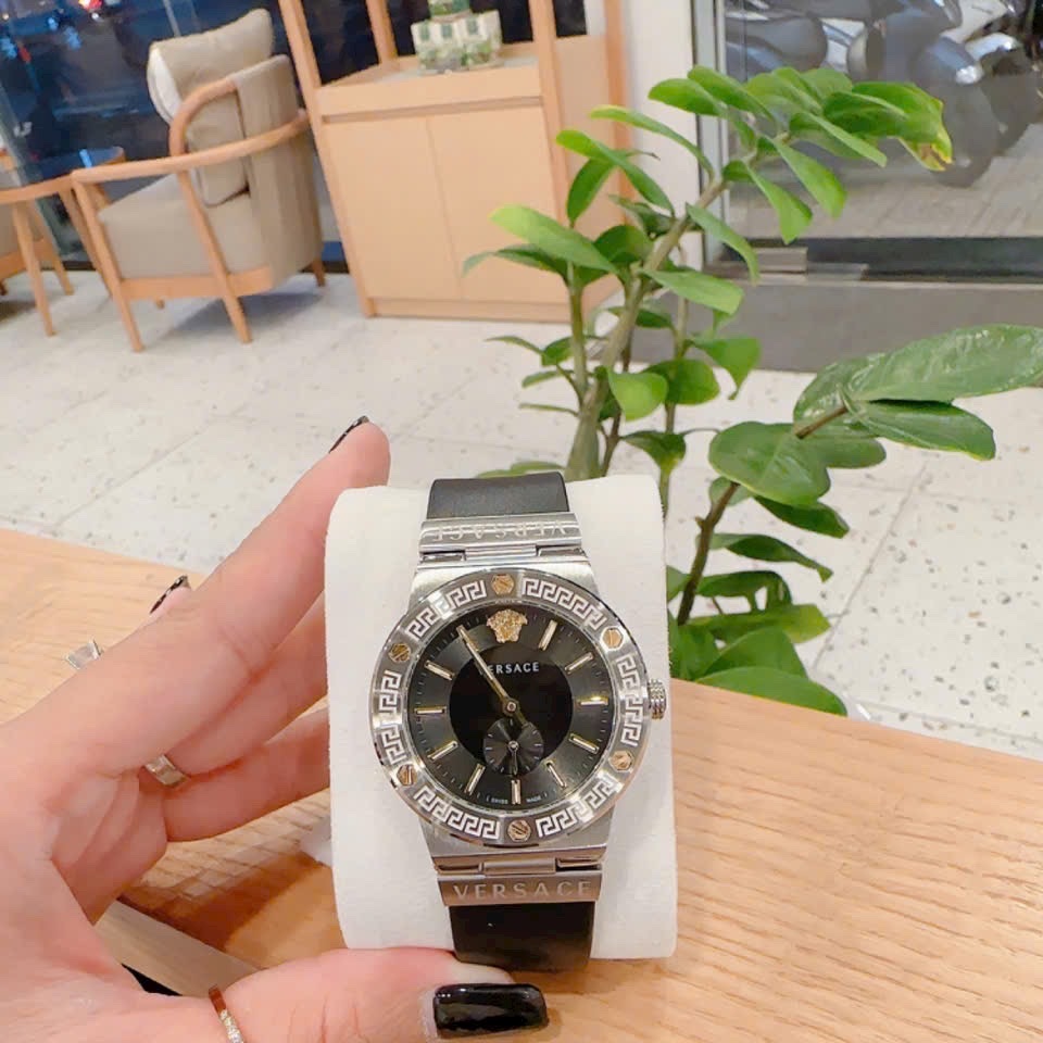 Đồng Hồ Versace Greca Logo |Nữ Giới |3 Kim |Silver |Dây Da Đen |Máy Pin (Quartz) |Size 38mm |donghogiatot.vn