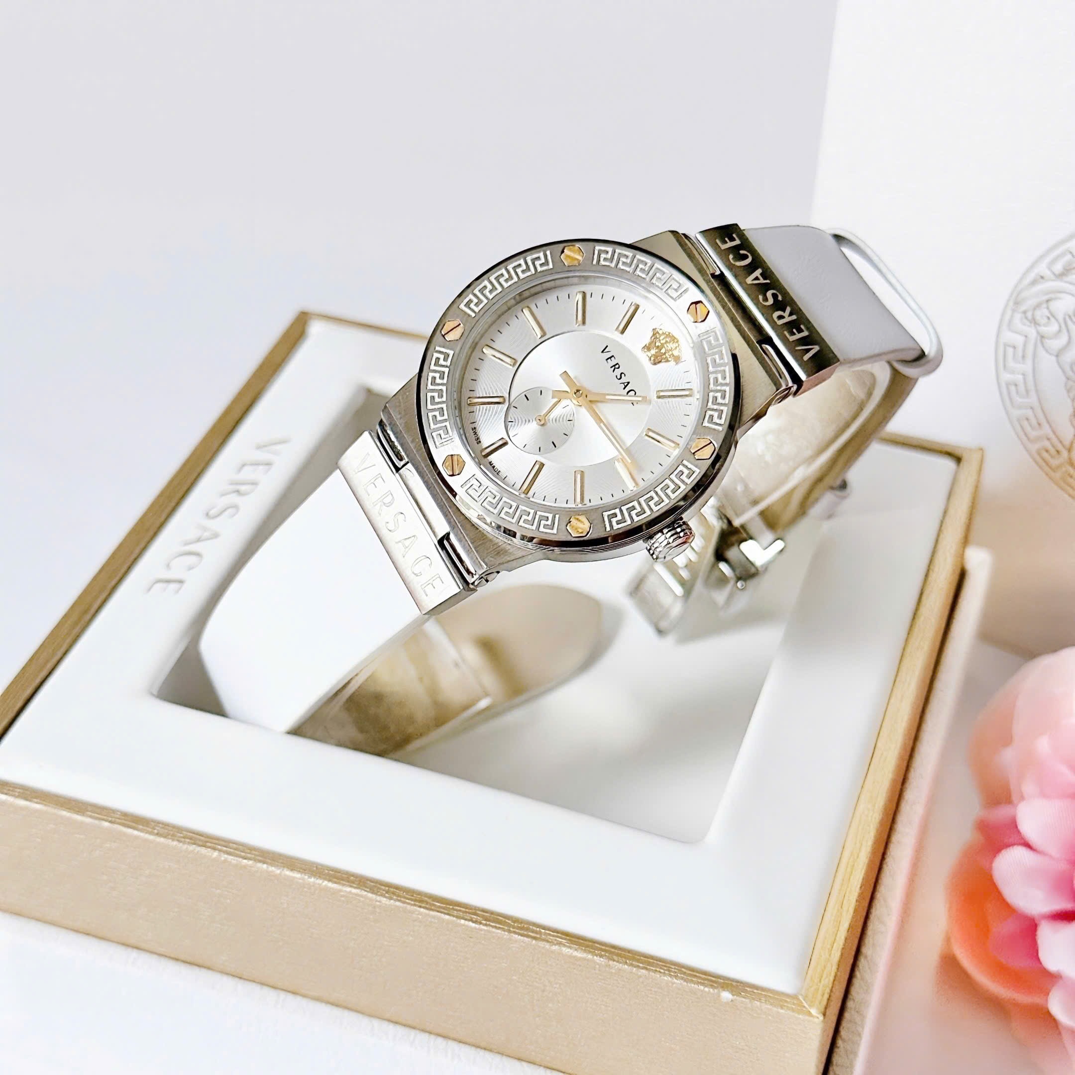 Đồng Hồ Versace Greca Logo |Nữ Giới |3 Kim |Silver |Dây Da Trắng |Máy Pin (Quartz) |Size 38mm |donghogiatot.vn