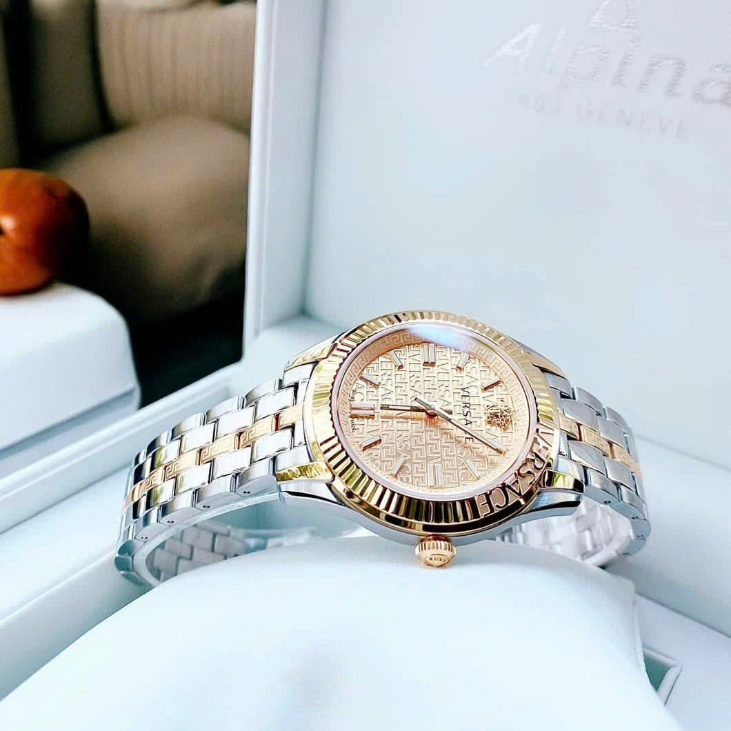 Đồng Hồ Versace Greca Time |Nữ Giới |Mặt Vàng Gold |Dây Kim Loại Demi |Máy Pin (Quartz) |Size 35mm |donghogiatot.vn
