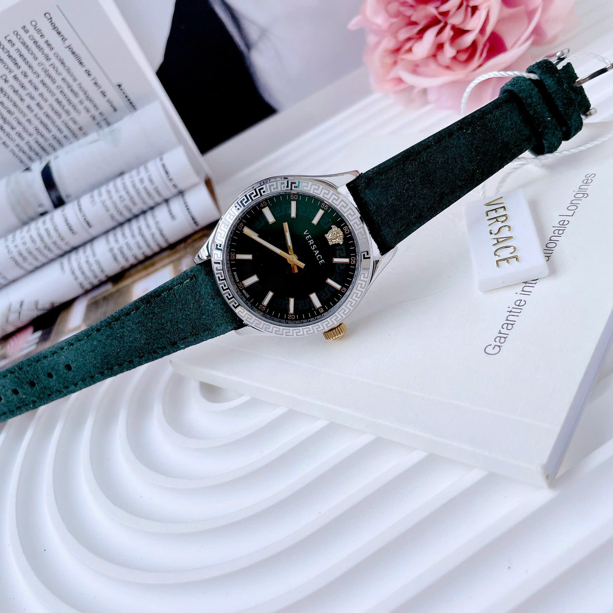 Đồng Hồ Versace Hellenyium |Nữ Giới |Silver |Dây Da Lộn Xanh Cổ Vịt |Máy Pin (Quartz) |Size 36mm |donghogiatot.vn