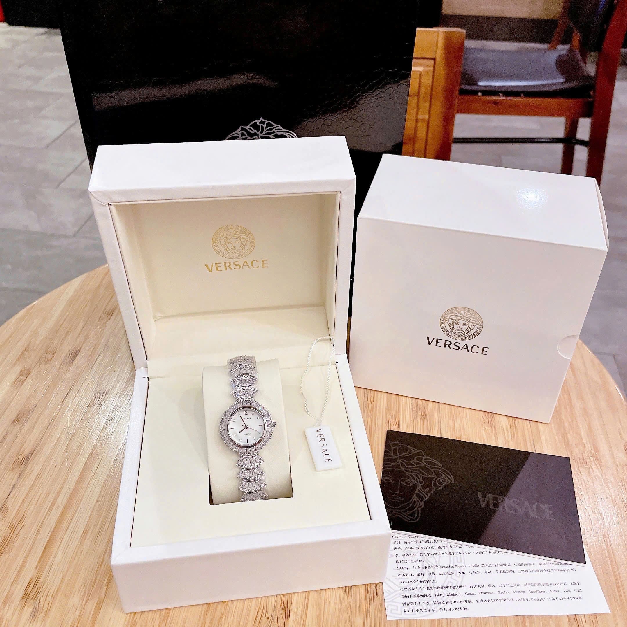 Đồng Hồ Versace Mặt Khảm Trai |Nữ Giới |Silver |Lắc Tay Đính Full Đá |Máy Pin (Quartz) |Size 32mm |donghogiatot.vn