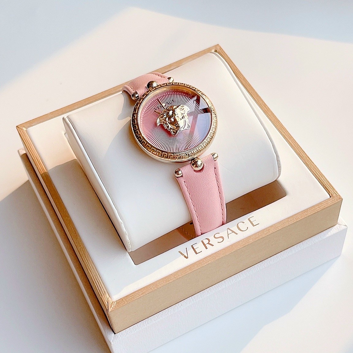 Đồng Hồ Versace Palazzo Empire |Nữ Giới |Vàng Gold |Dây Da Màu Hồng |Máy Pin (Quartz) |Size 34mm |donghogiatot.vn