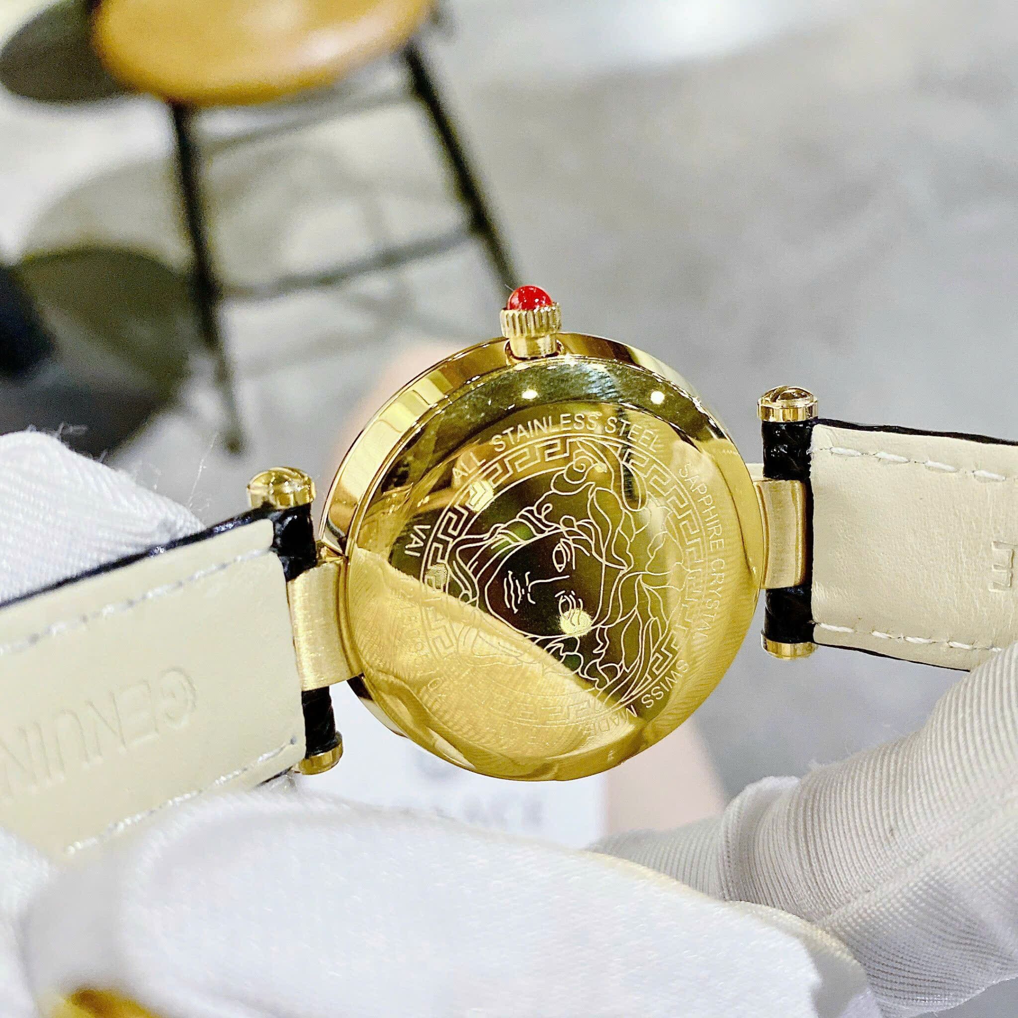 Đồng Hồ Versace Revive |Nữ Giới |Vàng Gold |Tráng Gương |Dây Da Đen |Máy Pin (Quartz) |Size 35mm |donghogiatot.vn